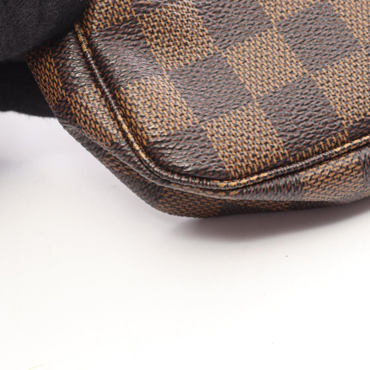 Louis Vuitton Brown Coated Canvas Leather Handbag (Pre-Owned)