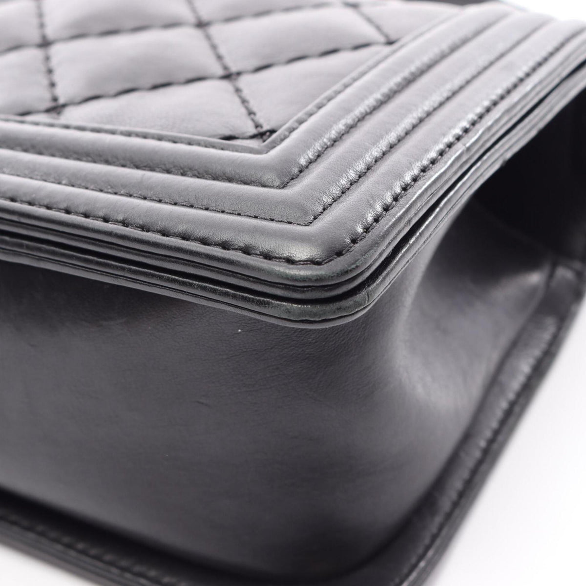 Chanel Black Leather Handbag Shoulder Bag (Pre-Owned)