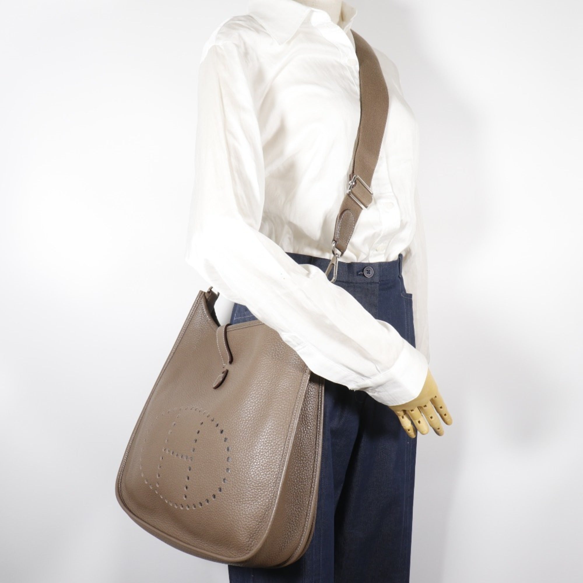 Hermes Etoupe Gray Gray Taurillon Clemence Leather Shoulder Bag (Pre-Owned)