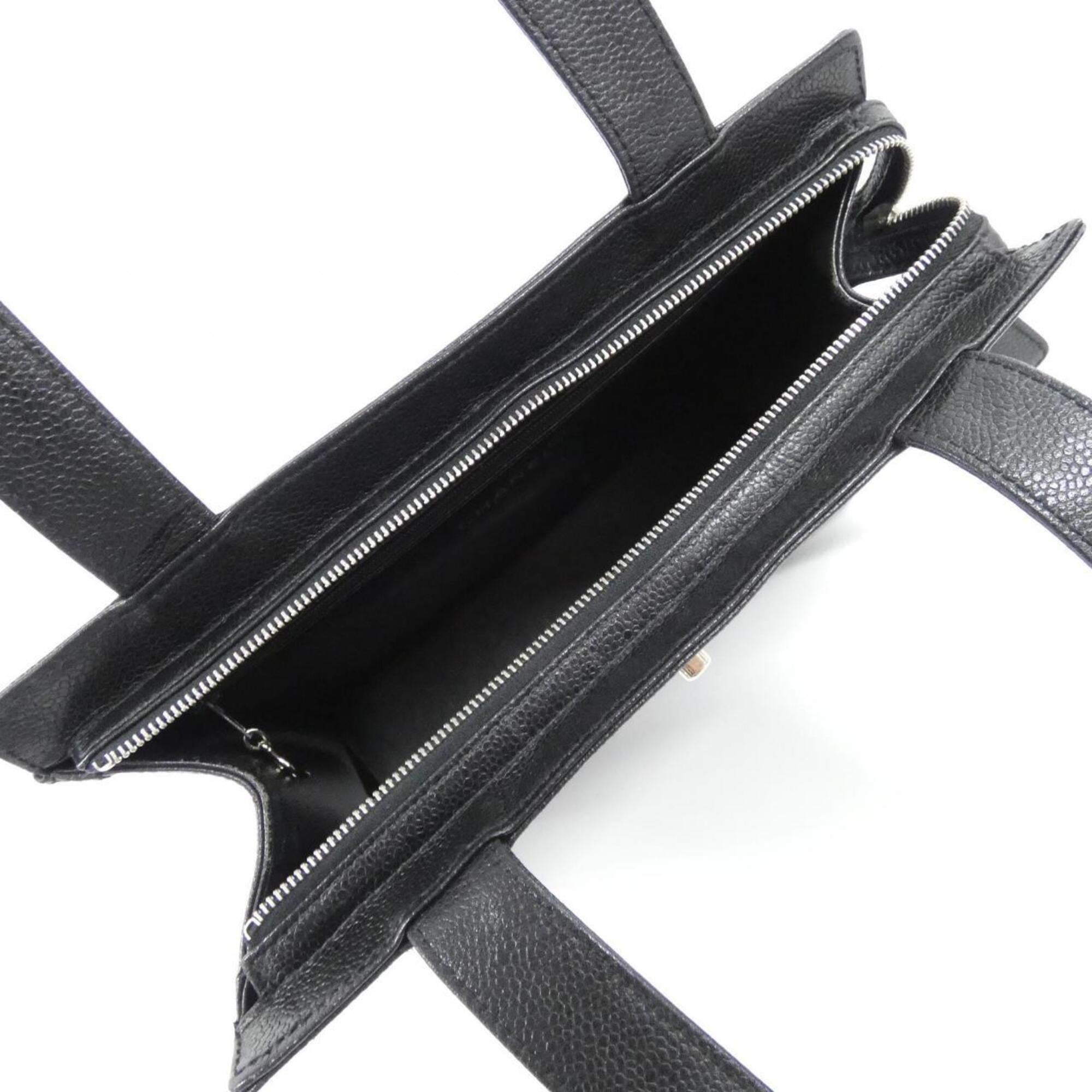 Chanel Black Grained Calfskin Shoulder Bag (Pre-Owned)