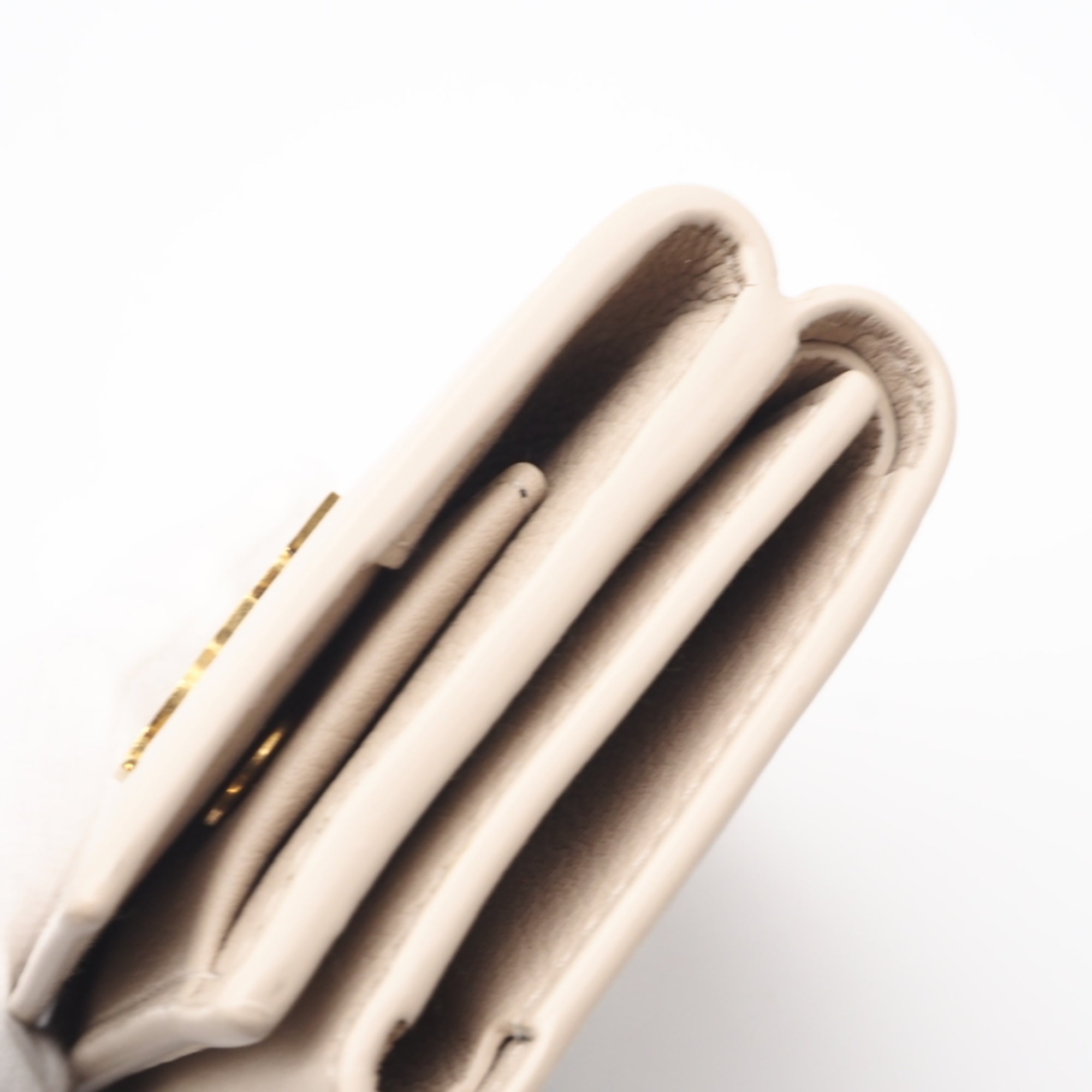 Yves Saint Laurent Beige Leather Wallet (Tri-Fold) (Pre-Owned)