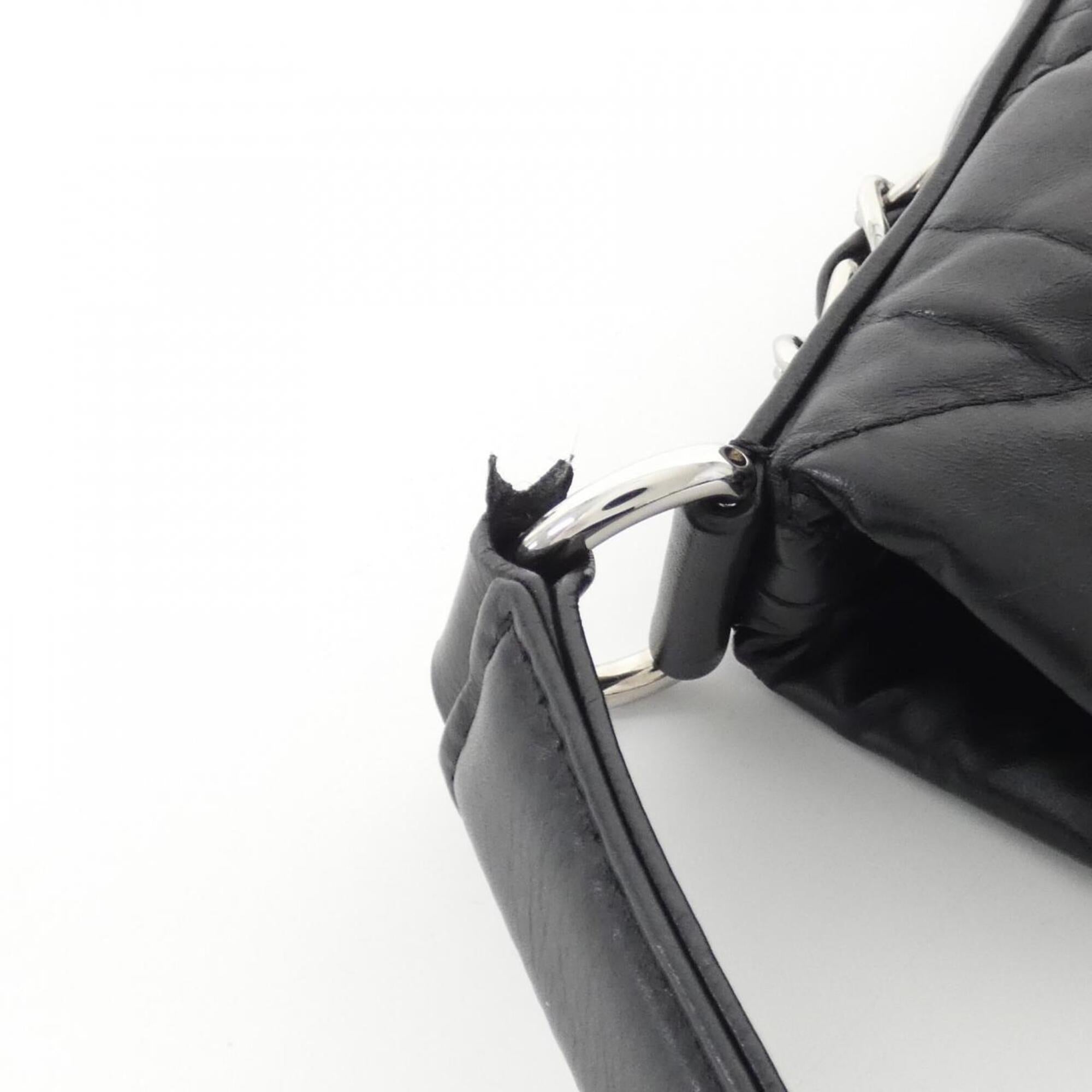 Chanel Black Leather Shoulder Bag (Pre-Owned)