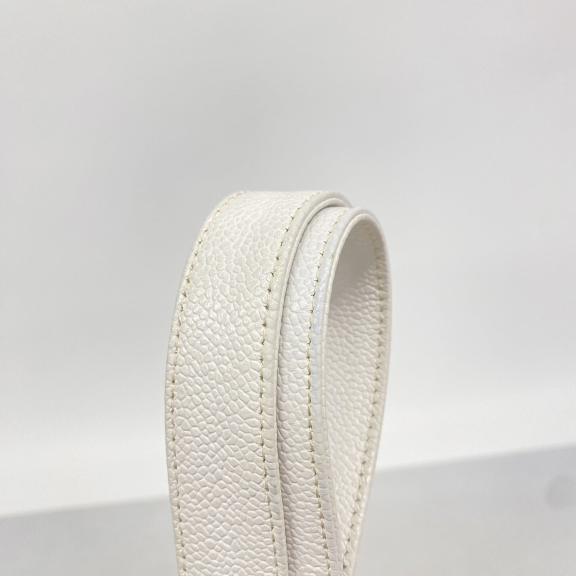 Chanel White Grained Calfskin Tote Bag (Pre-Owned)