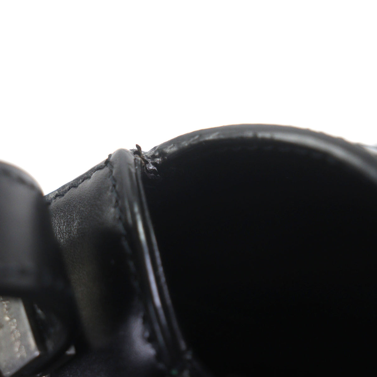 Saint Laurent Black Leather Shoulder Bag (Pre-Owned)