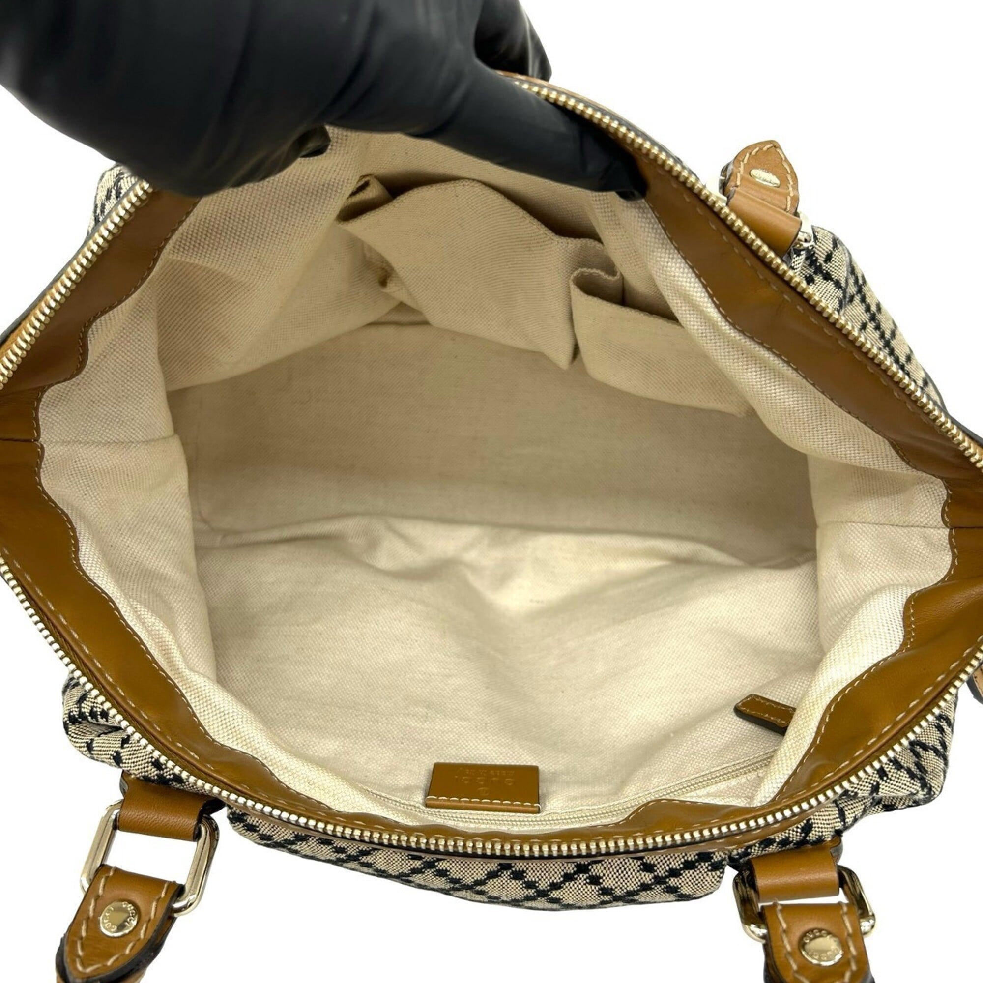 Gucci Beige Black Canvas Leather Handbag Shoulder Bag (Pre-Owned)