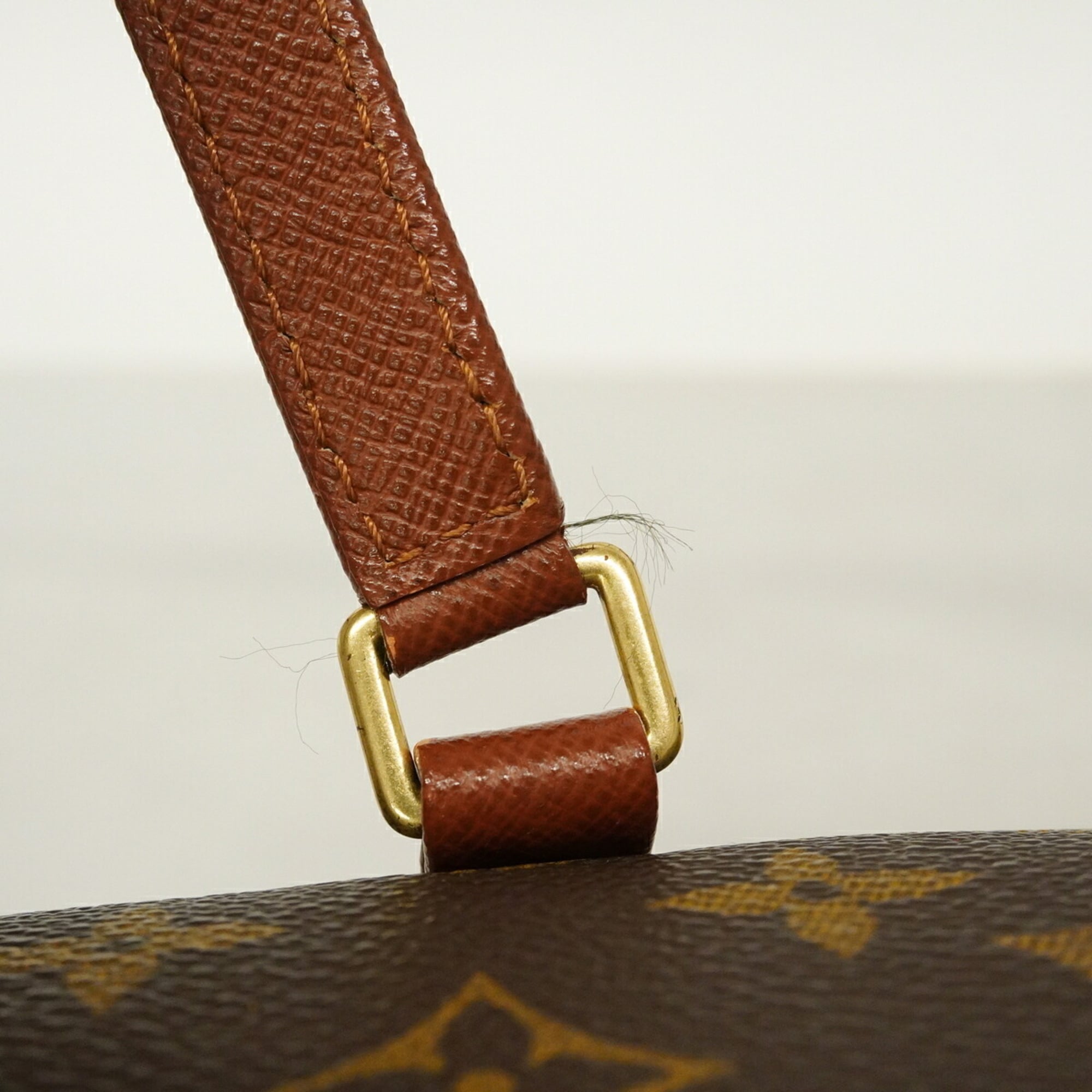 Louis Vuitton Brown Handbag (Pre-Owned)