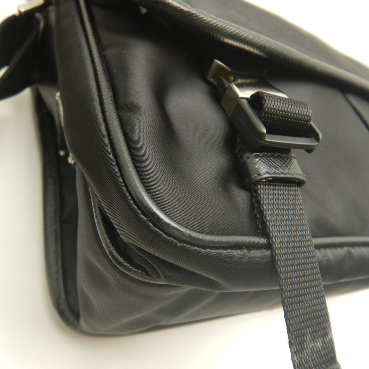 Prada Saffiano Nero Leather Shoulder Bag (Pre-Owned)