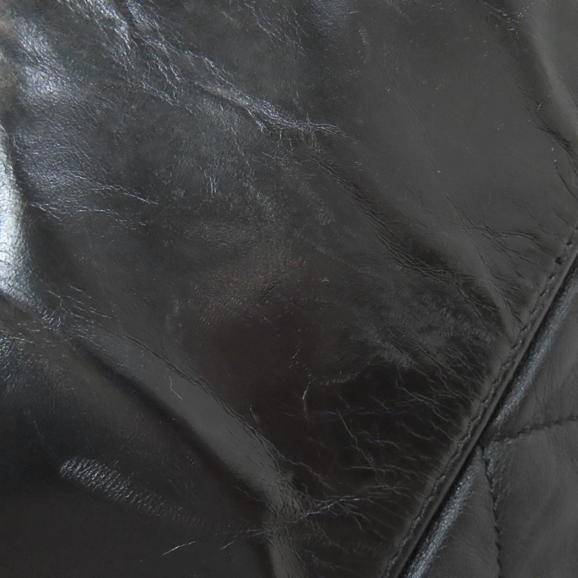 Chanel Black Leather Shoulder Bag (Pre-Owned)