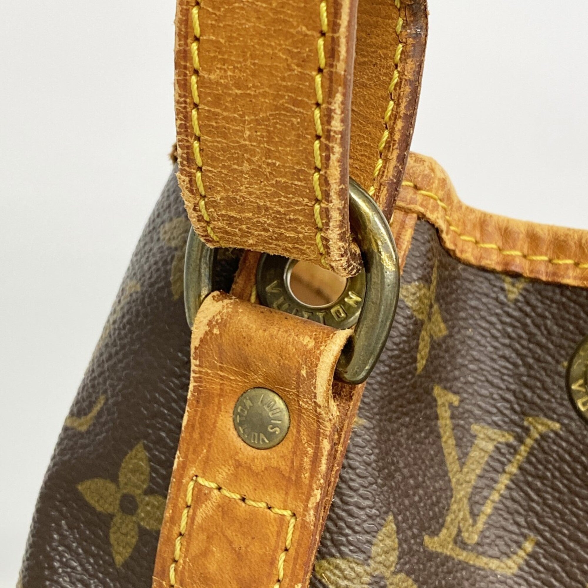 Louis Vuitton Brown Shoulder Bag (Pre-Owned)
