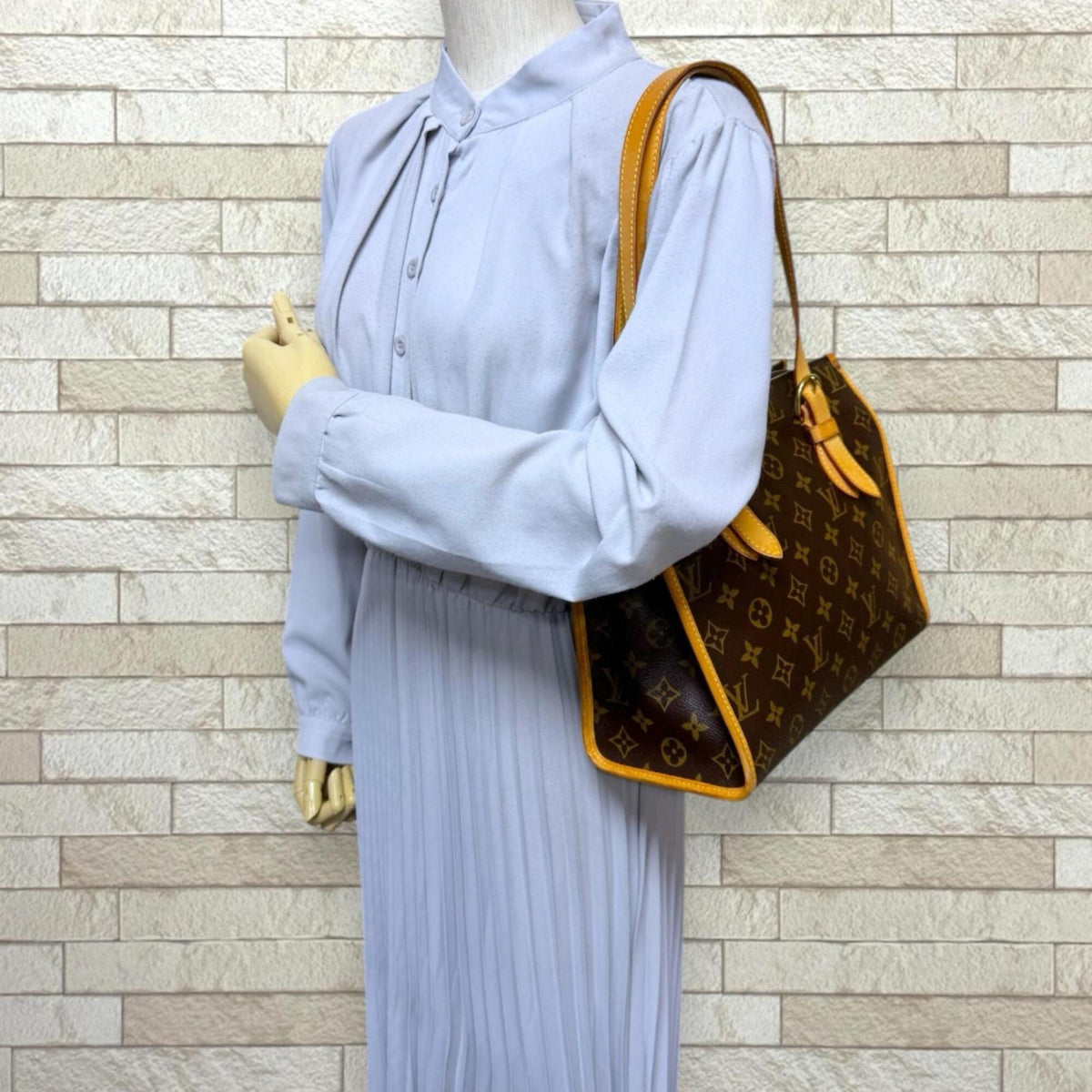 Louis Vuitton Brown Monogram Monogram Shoulder Bag (Pre-Owned)