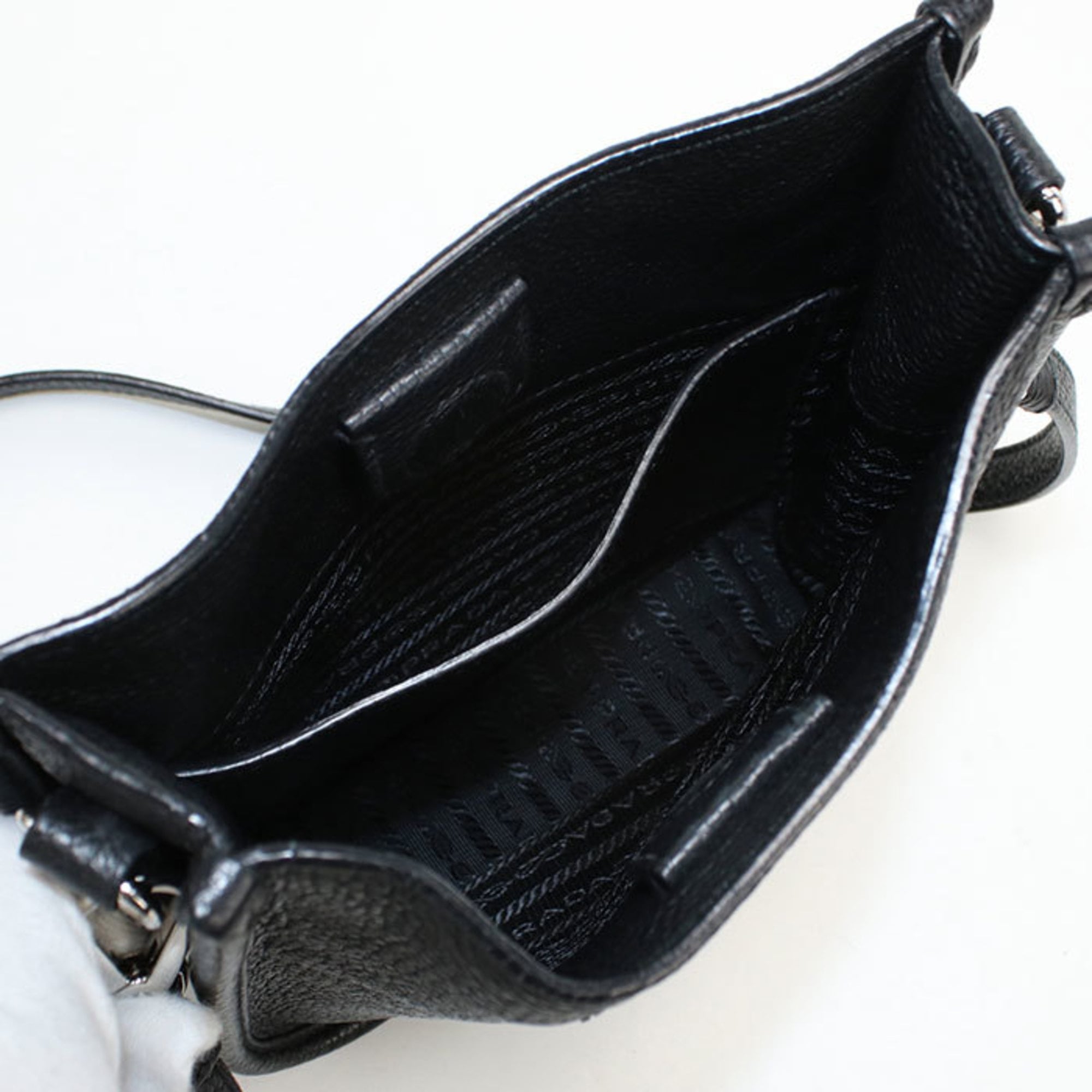 Prada Black Leather Shoulder Bag (Pre-Owned)