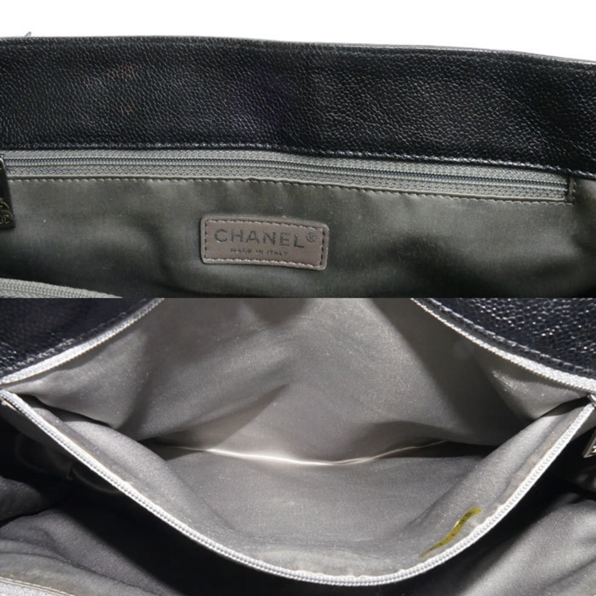 Chanel Black Grained Calfskin Shoulder Bag (Pre-Owned)