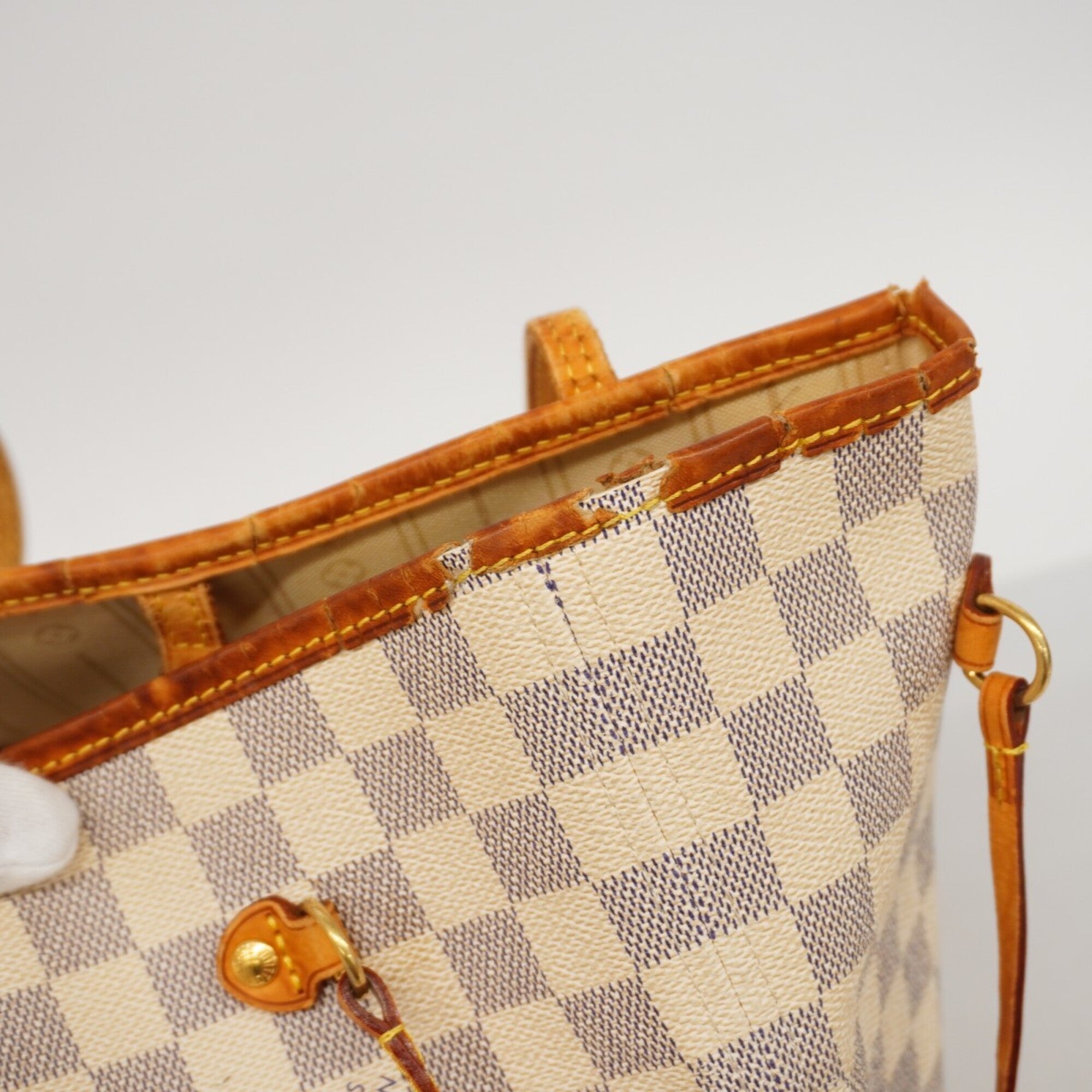 Louis Vuitton White Tote Bag (Pre-Owned)