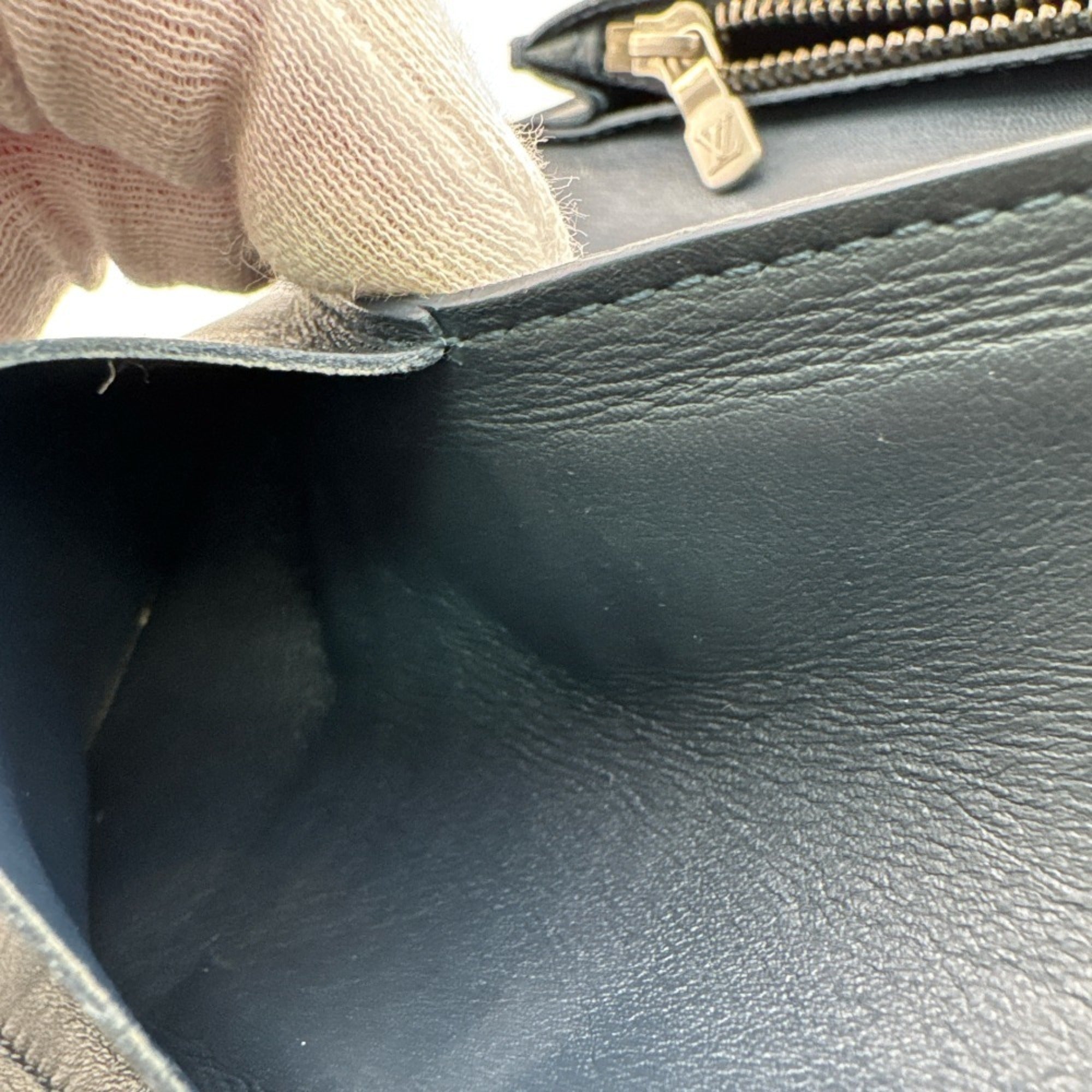 Louis Vuitton Navy Leather (Pre-Owned)