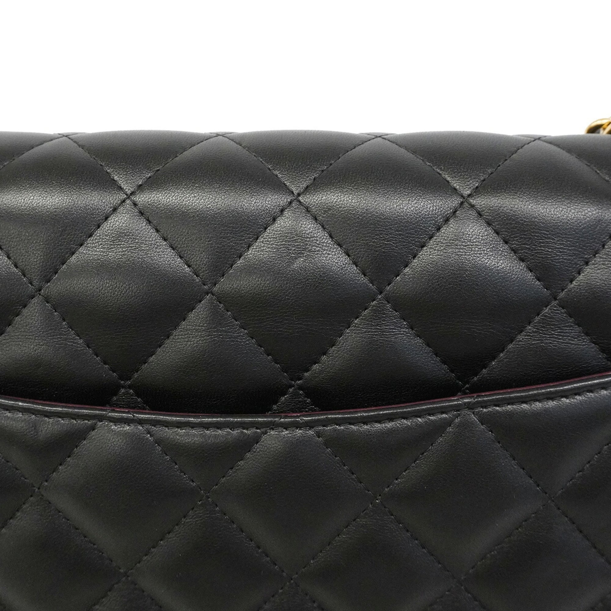 Chanel Black Leather Shoulder Bag (Pre-Owned)