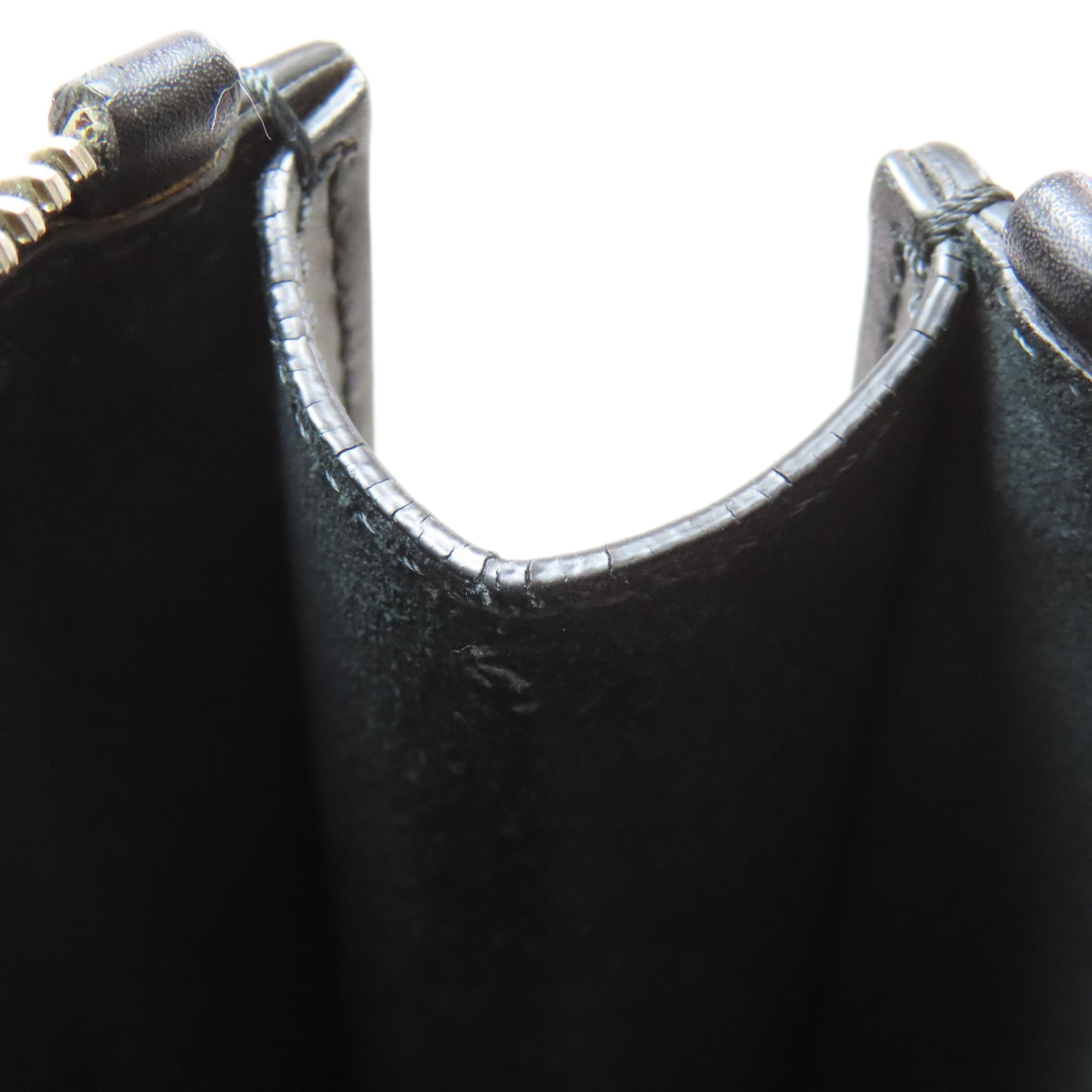 Valentino Black Leather Clutch Bag (Pre-Owned)