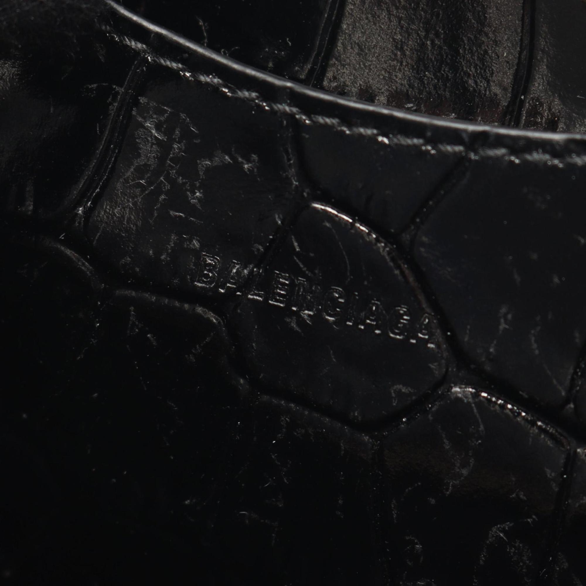 Balenciaga Black Leather Handbag (Pre-Owned)