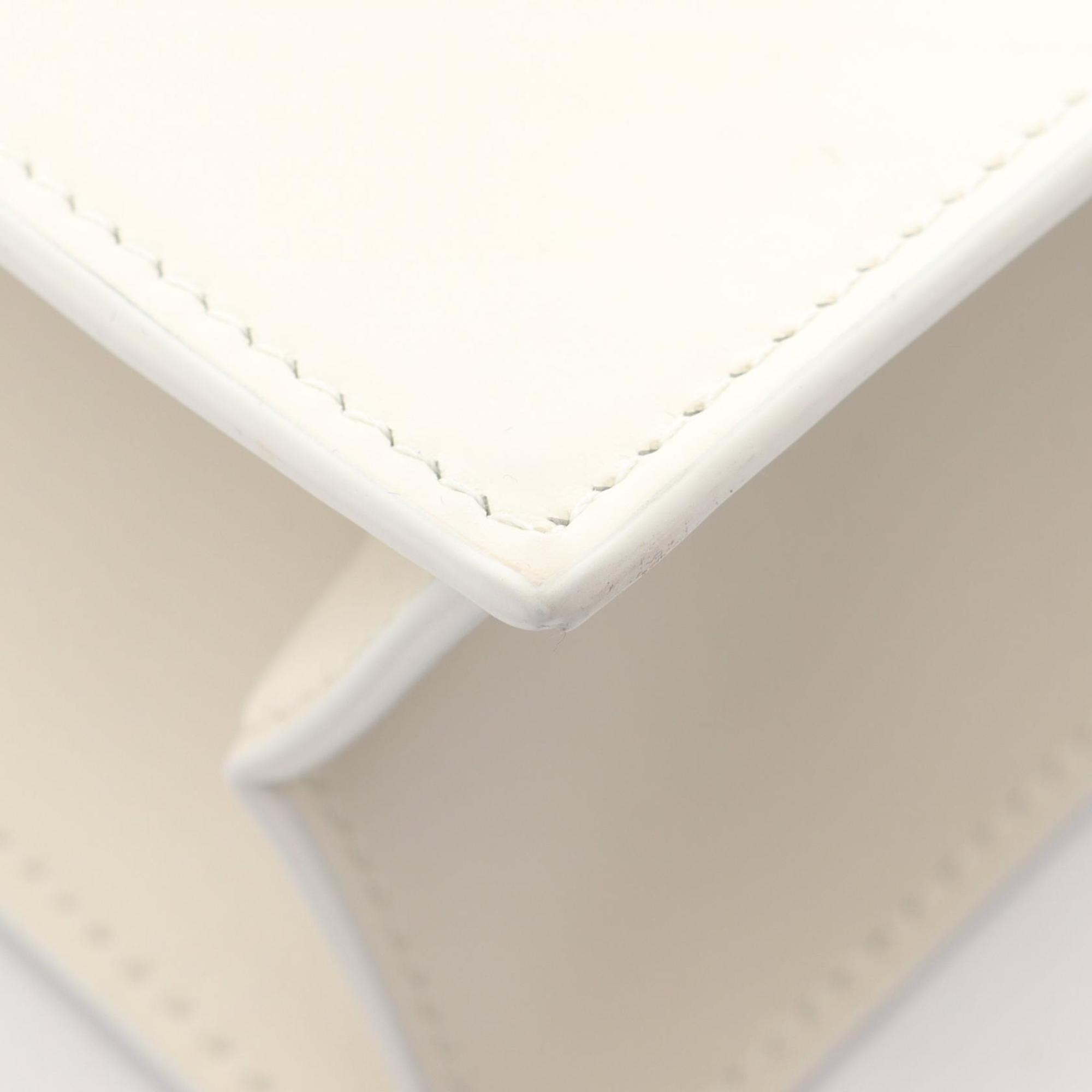 Bvlgari White Leather Handbag Tote Bag (Pre-Owned)