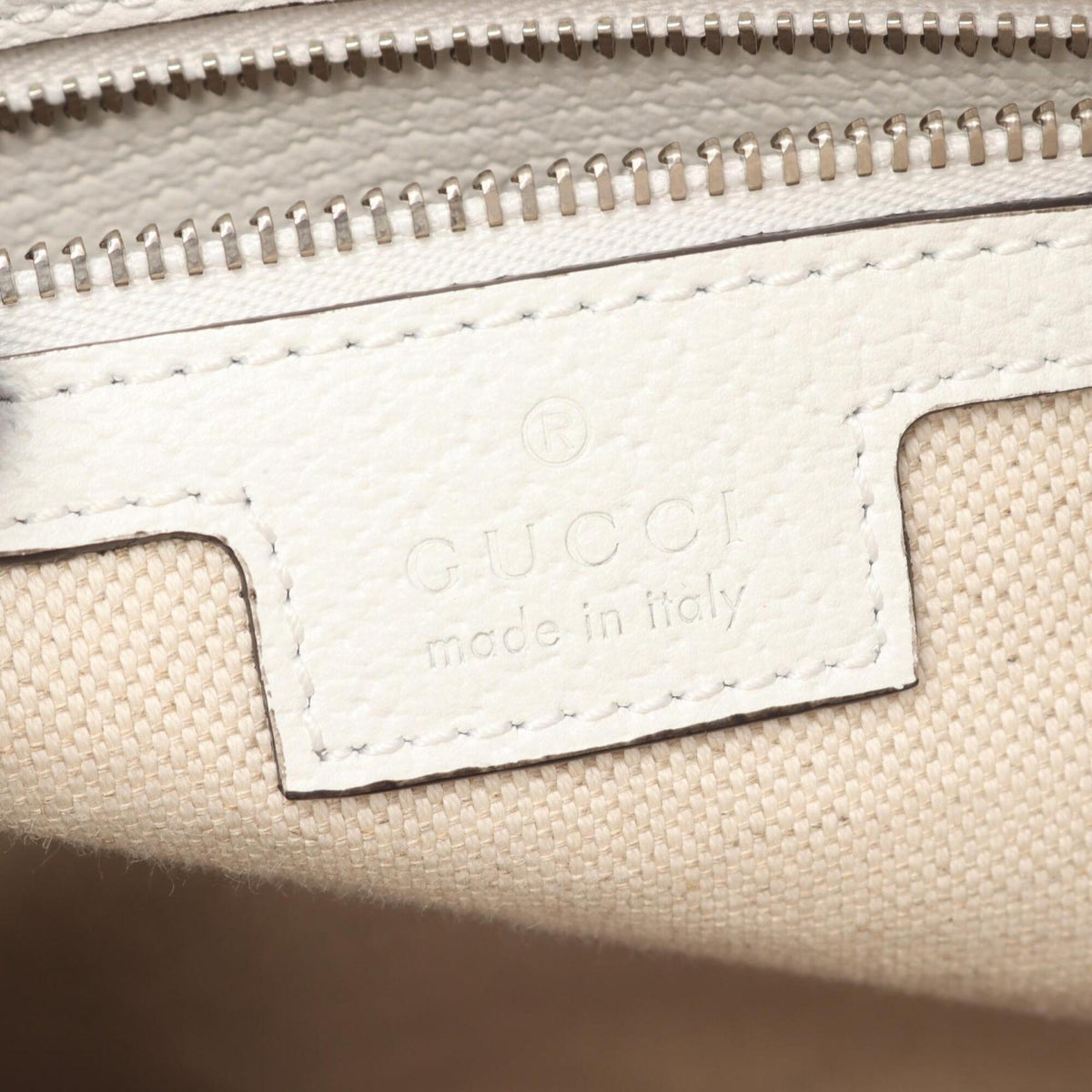 Gucci White Gg Supreme Leather Handbag Shoulder Bag (Pre-Owned)
