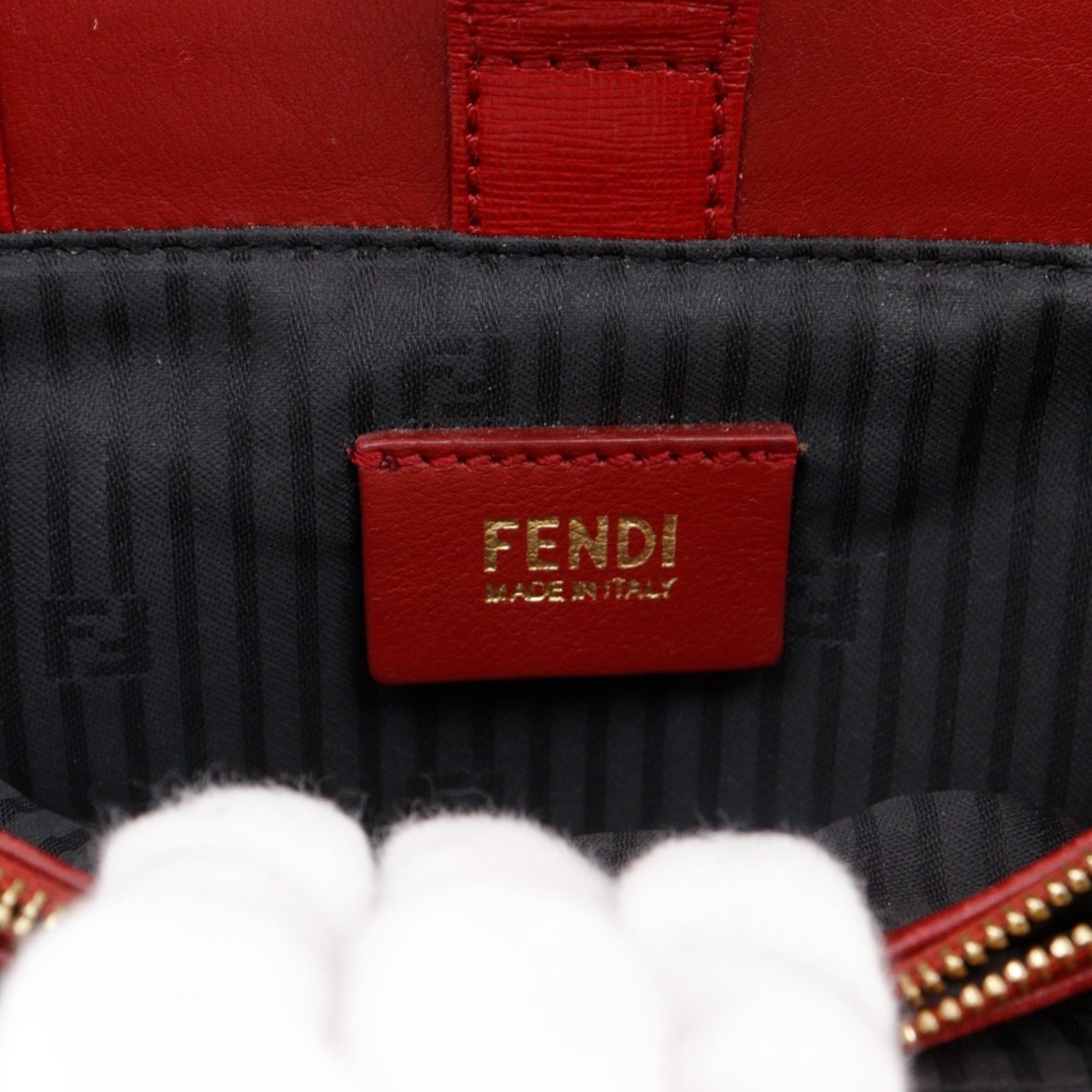 Fendi Red Color Leather Handbag (Pre-Owned)
