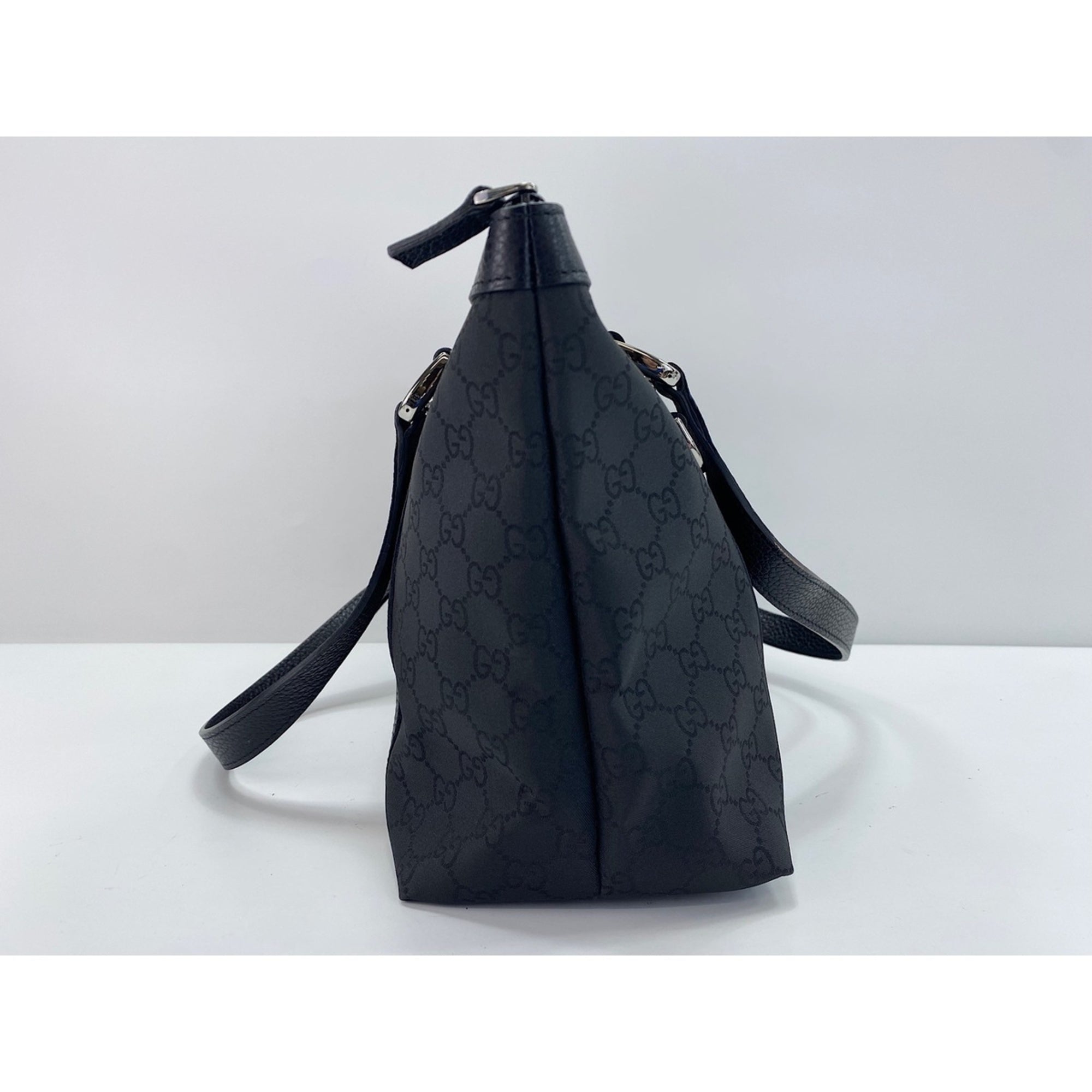 Gucci Black Nylon Tote Bag (Pre-Owned)