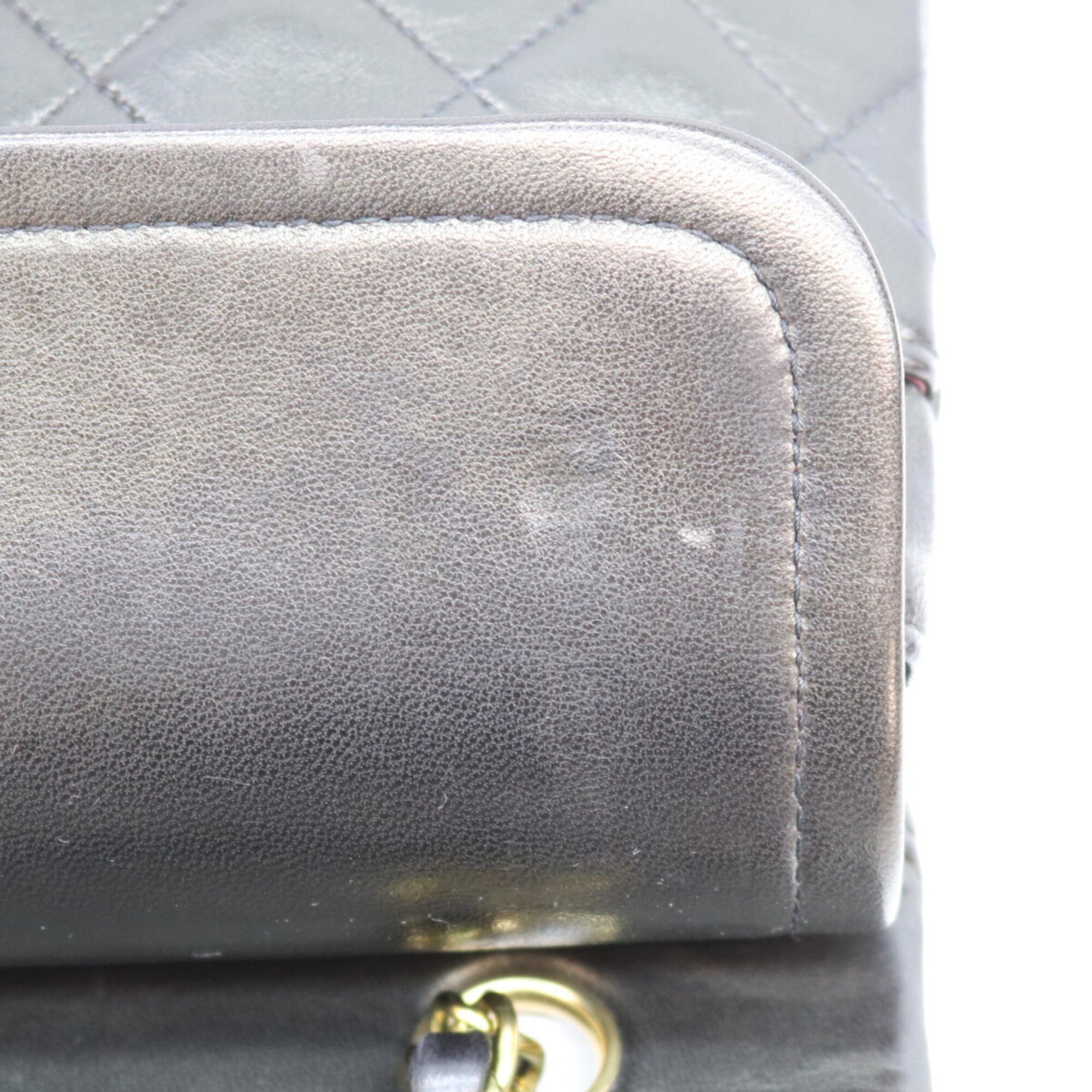 Chanel Black Leather Shoulder Bag (Pre-Owned)