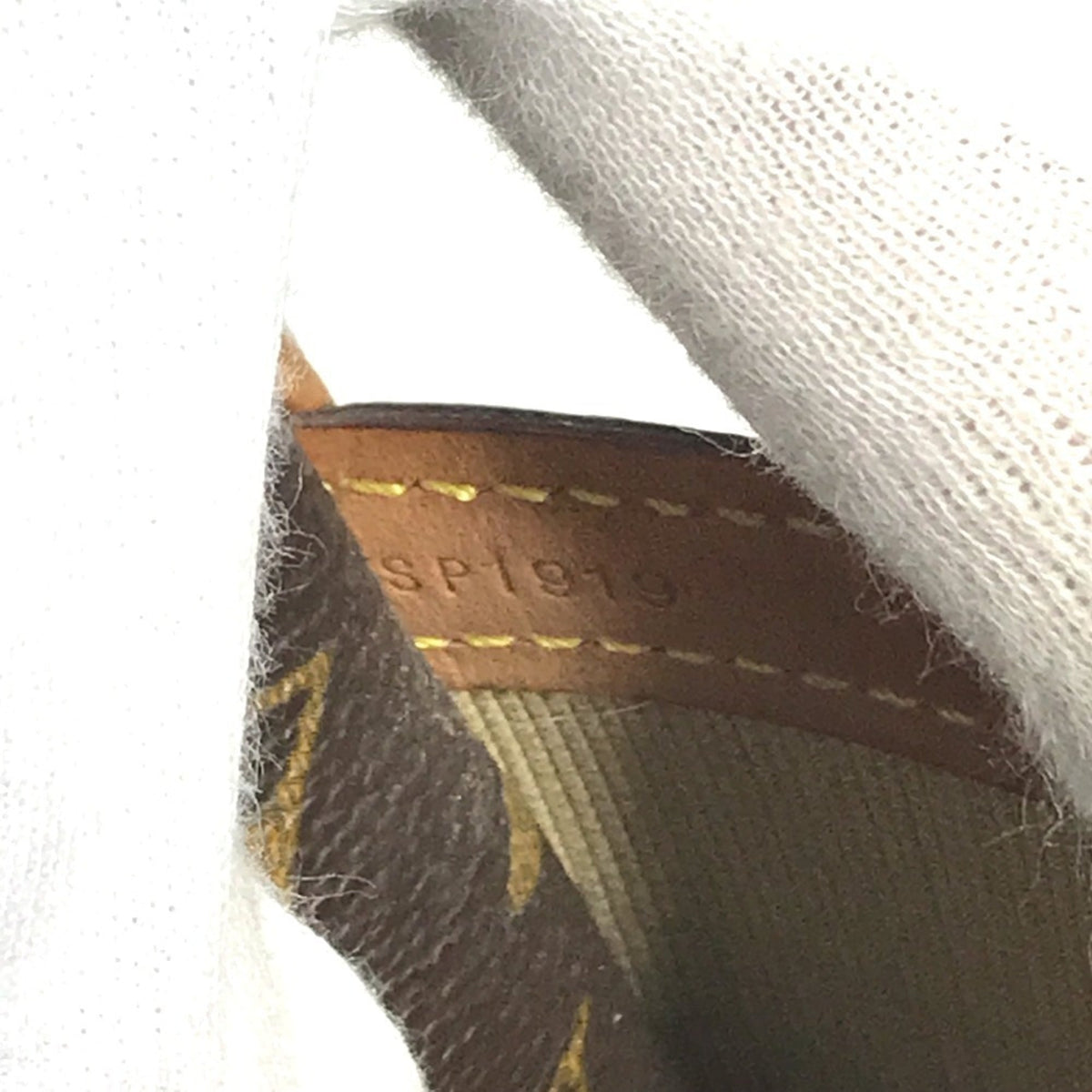 Louis Vuitton Brown Monogram Canvas Shoulder Bag (Pre-Owned)