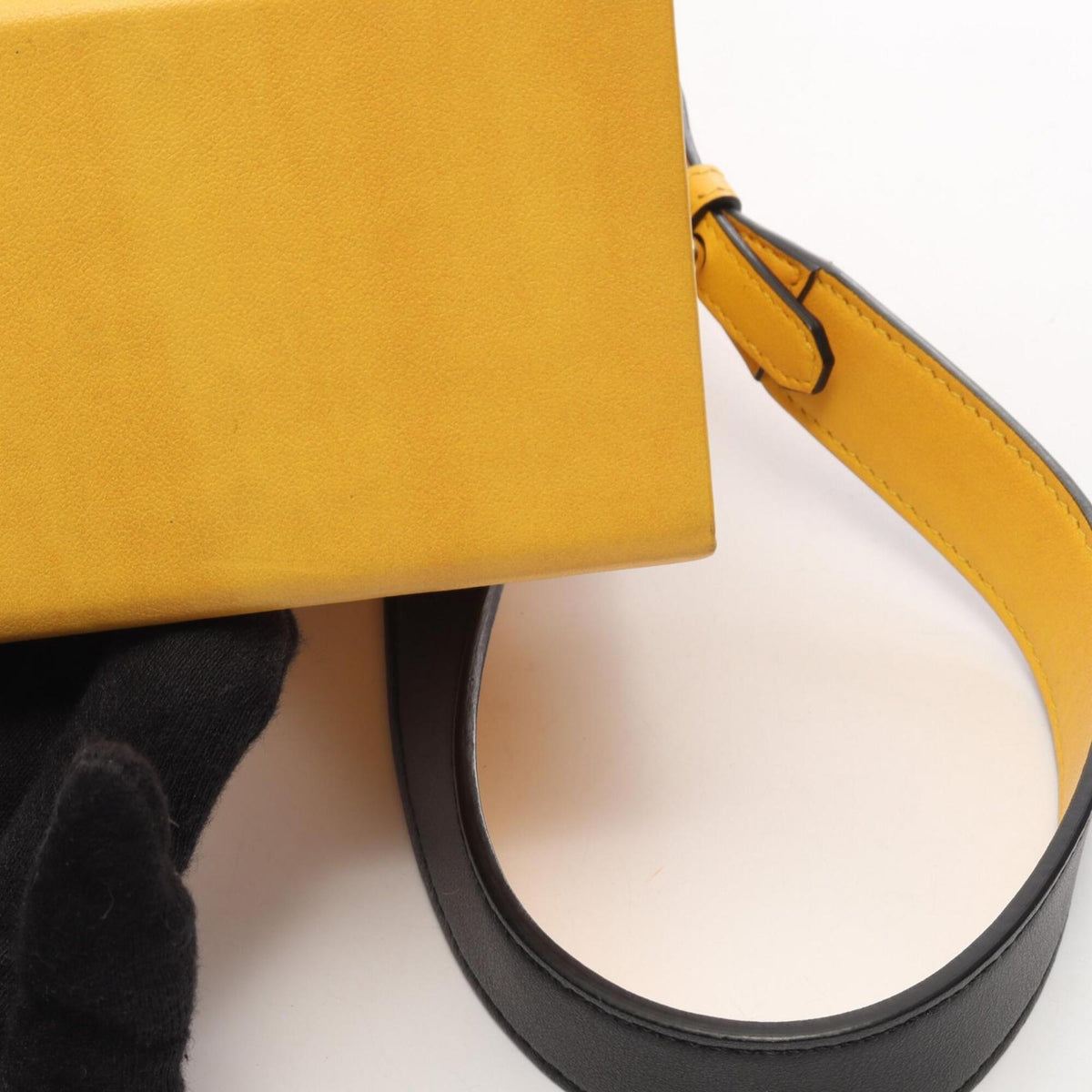 Fendi Black Yellow Leather Shoulder Bag (Pre-Owned)