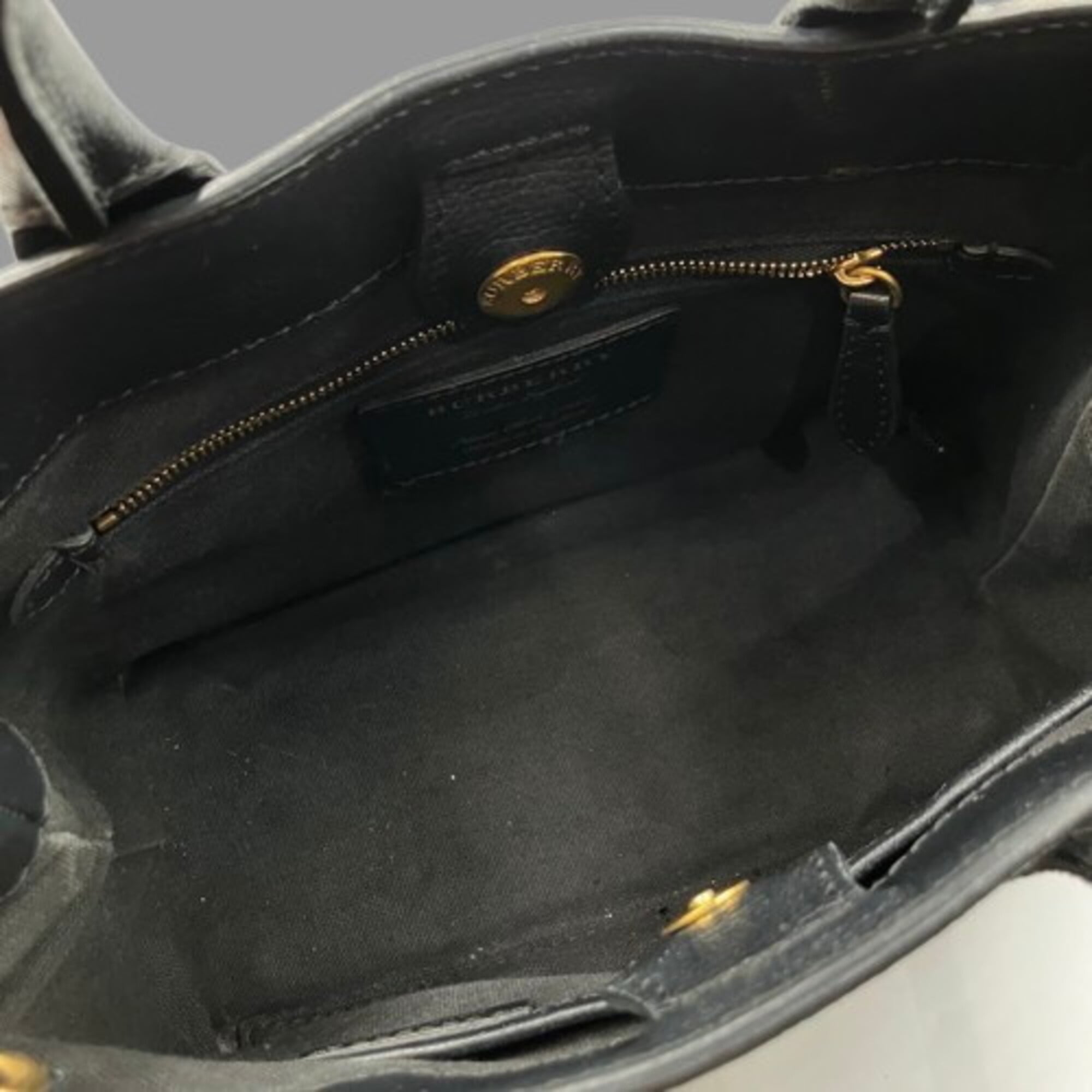 Burberry Black Leather Handbag (Pre-Owned)