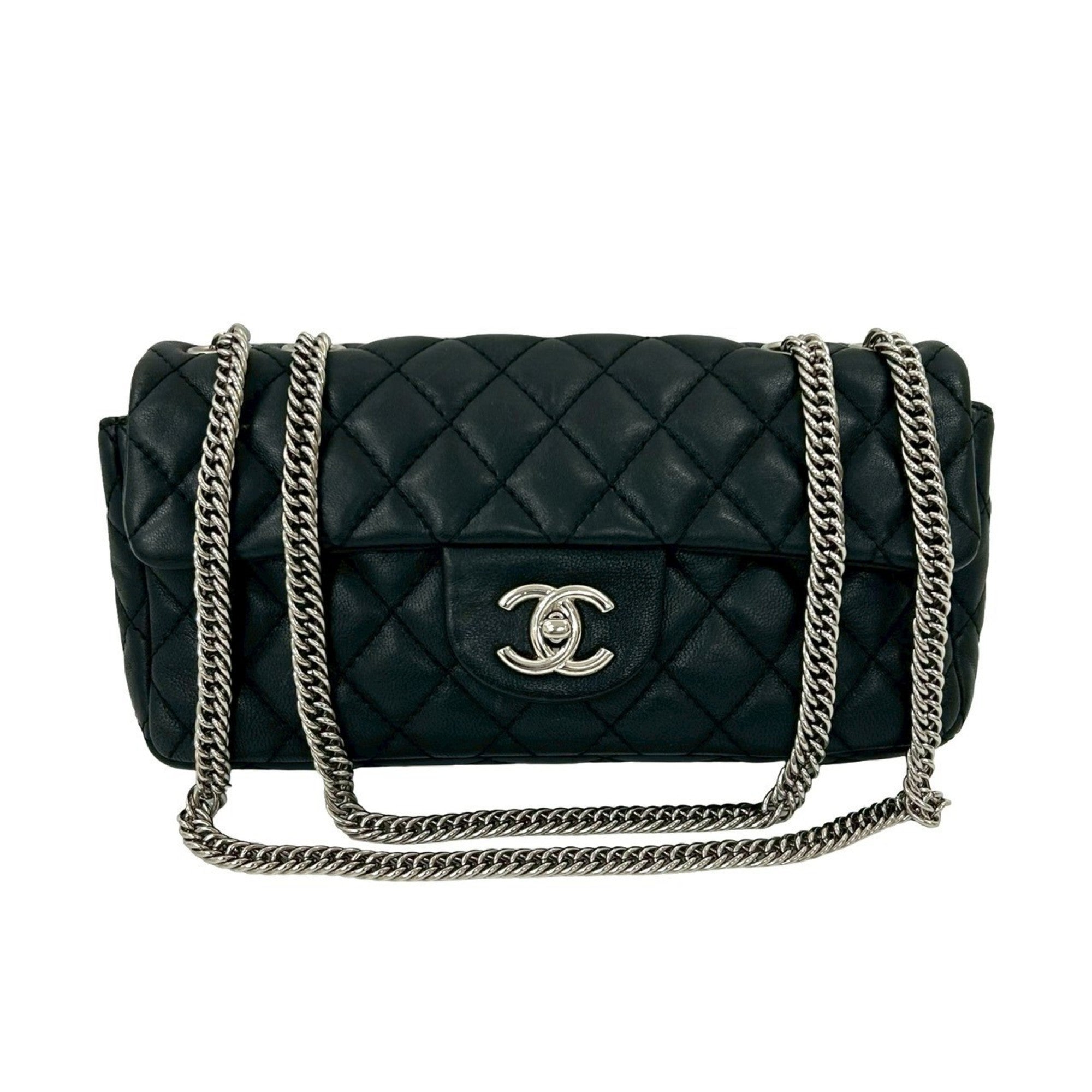 Chanel Black Leather Shoulder Bag (Pre-Owned)