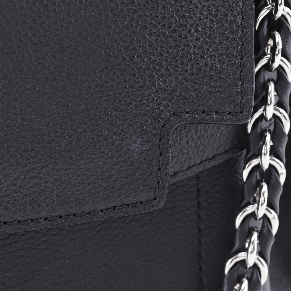 Louis Vuitton Black Leather Handbag (Pre-Owned)