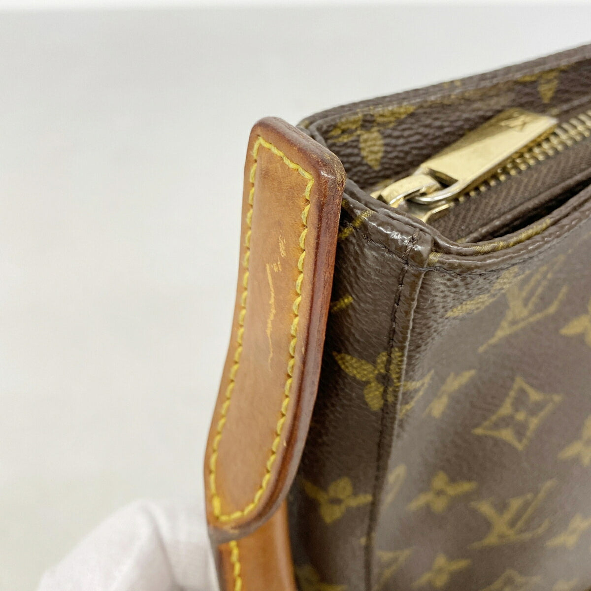 Louis Vuitton Brown Shoulder Bag (Pre-Owned)