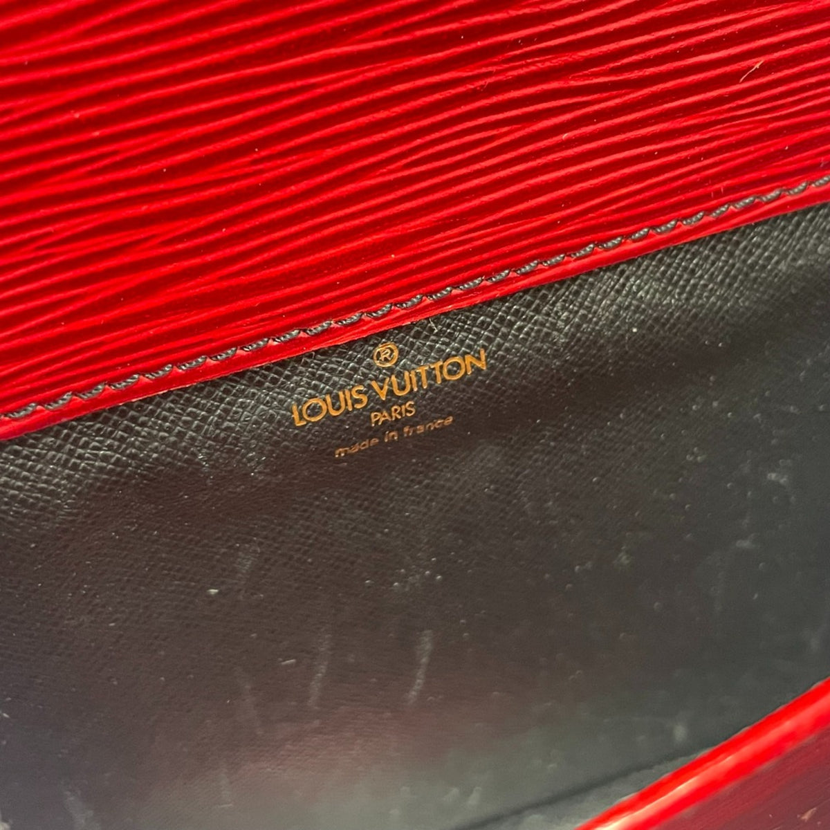 Louis Vuitton Red Leather Shoulder Bag (Pre-Owned)