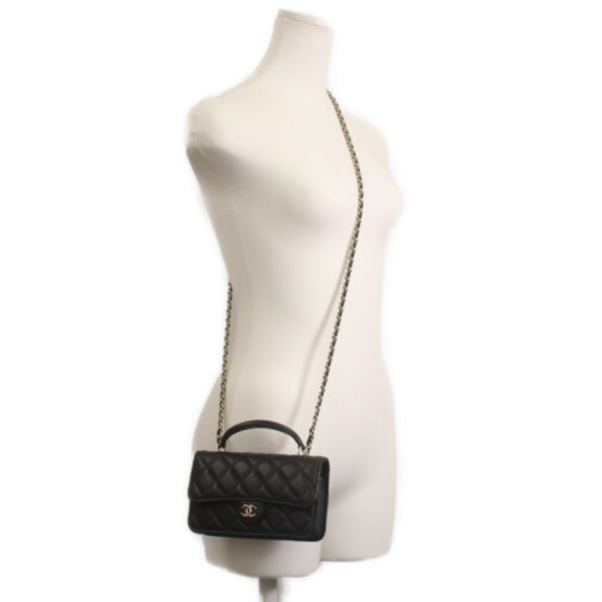 Chanel Black Leather Shoulder Bag (Pre-Owned)