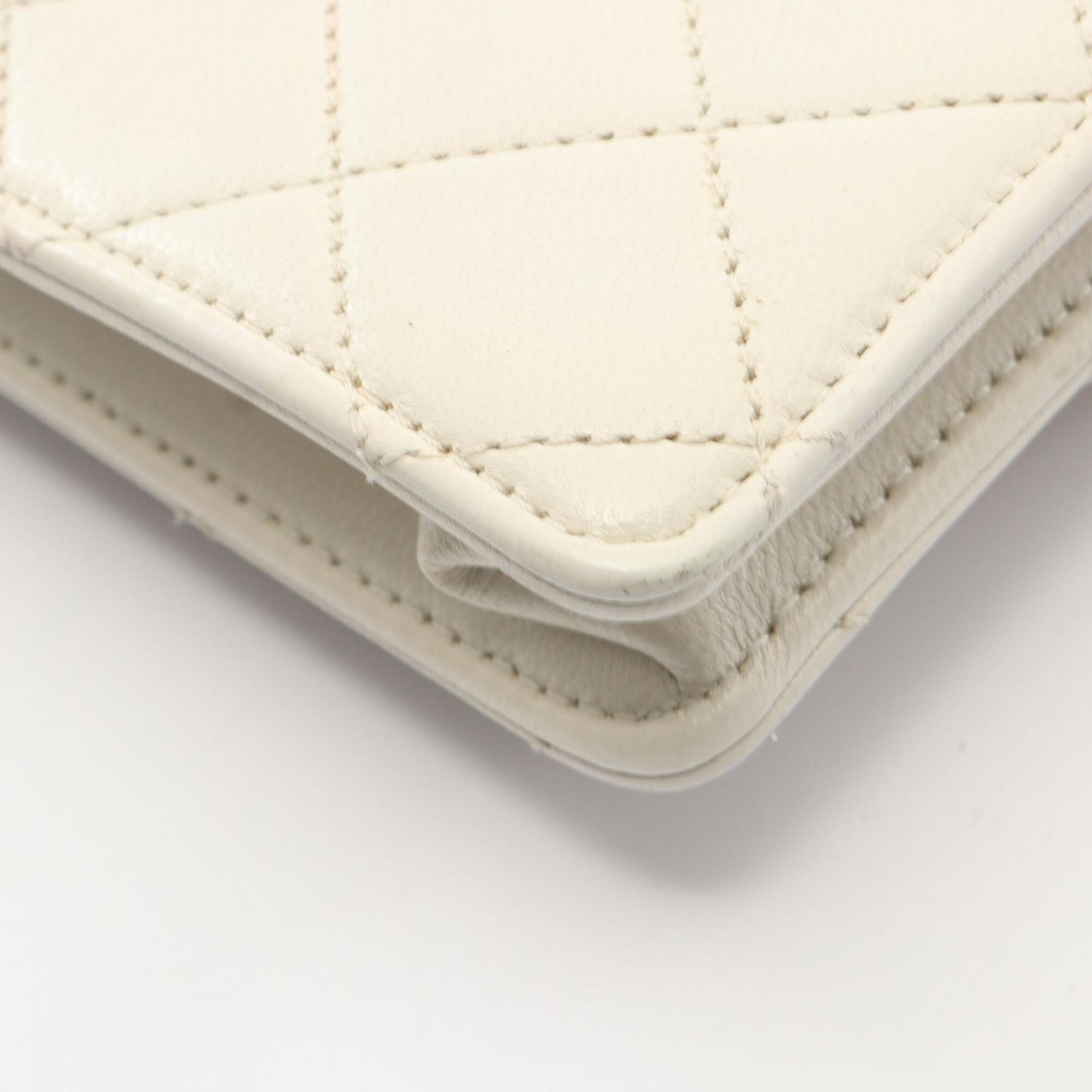 Chanel White Leather Handbag Shoulder Bag (Pre-Owned)