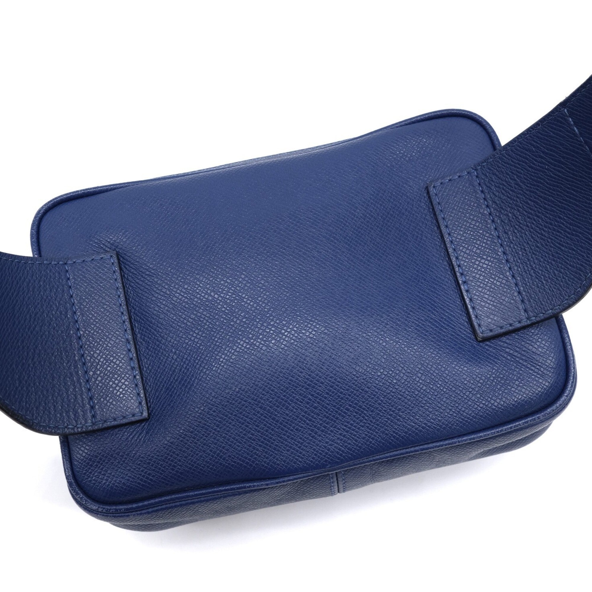 Louis Vuitton Blue Taiga Leather Sling Bag (Pre-Owned)