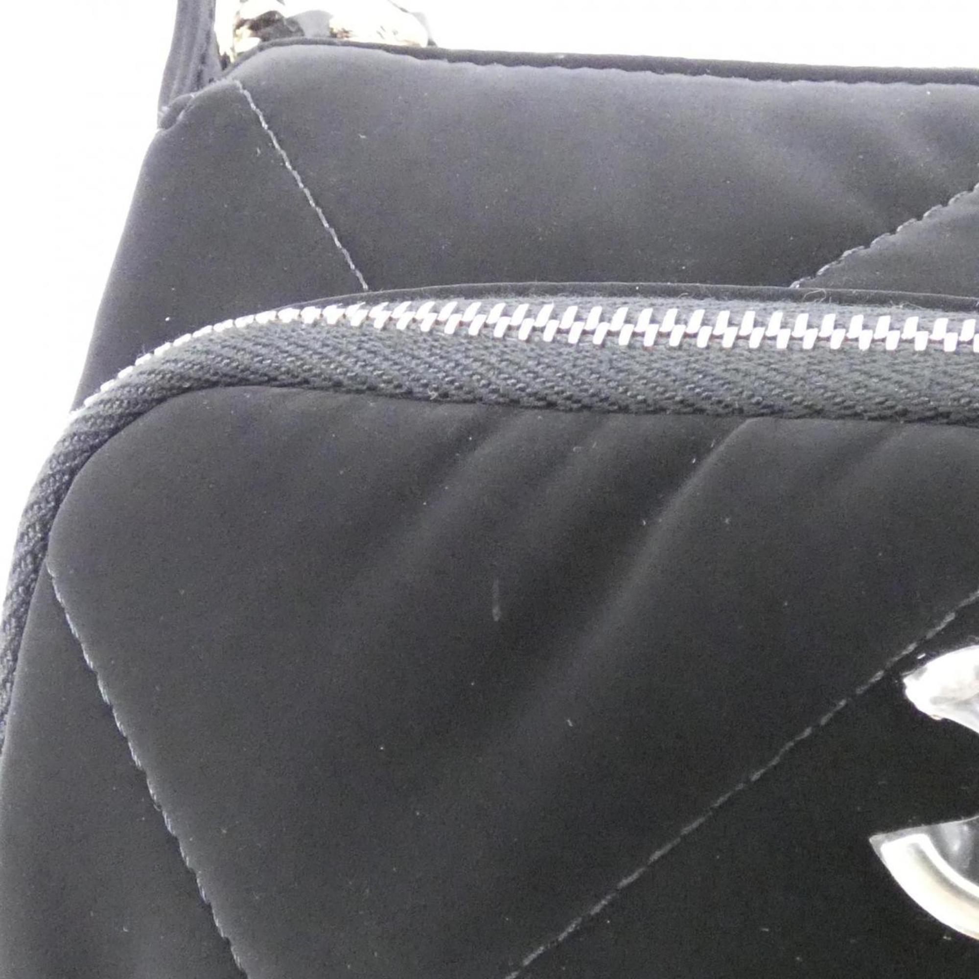 Chanel Black Nylon Shoulder Bag (Pre-Owned)