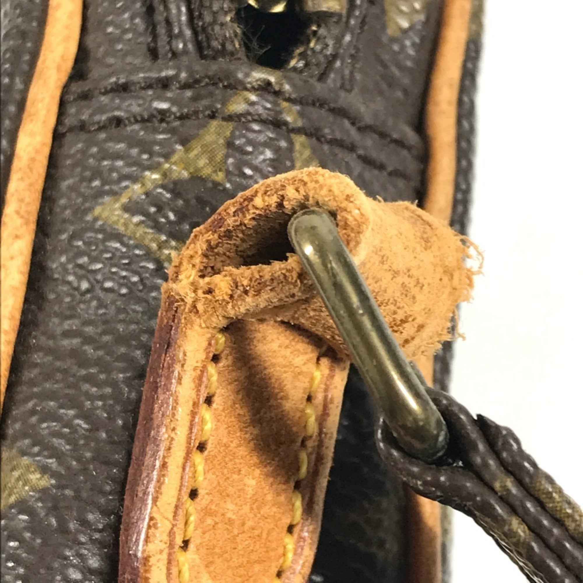 Louis Vuitton Brown Monogram Monogram Canvas Pochette Shoulder Bag (Pre-Owned)