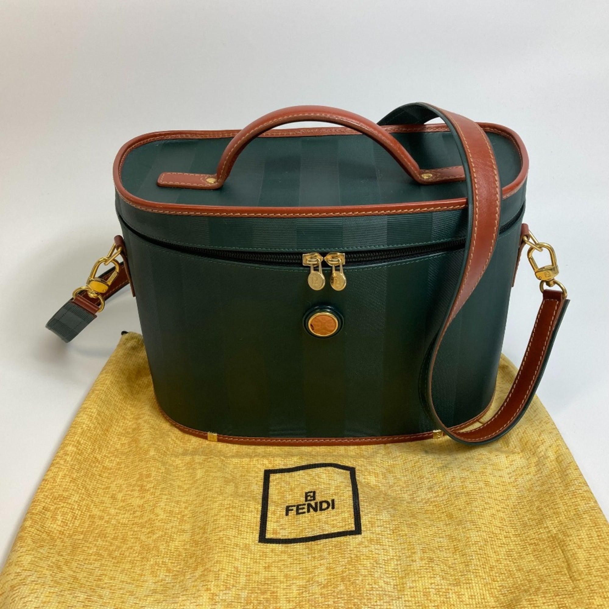 Fendi Green Leather Handbag (Pre-Owned)