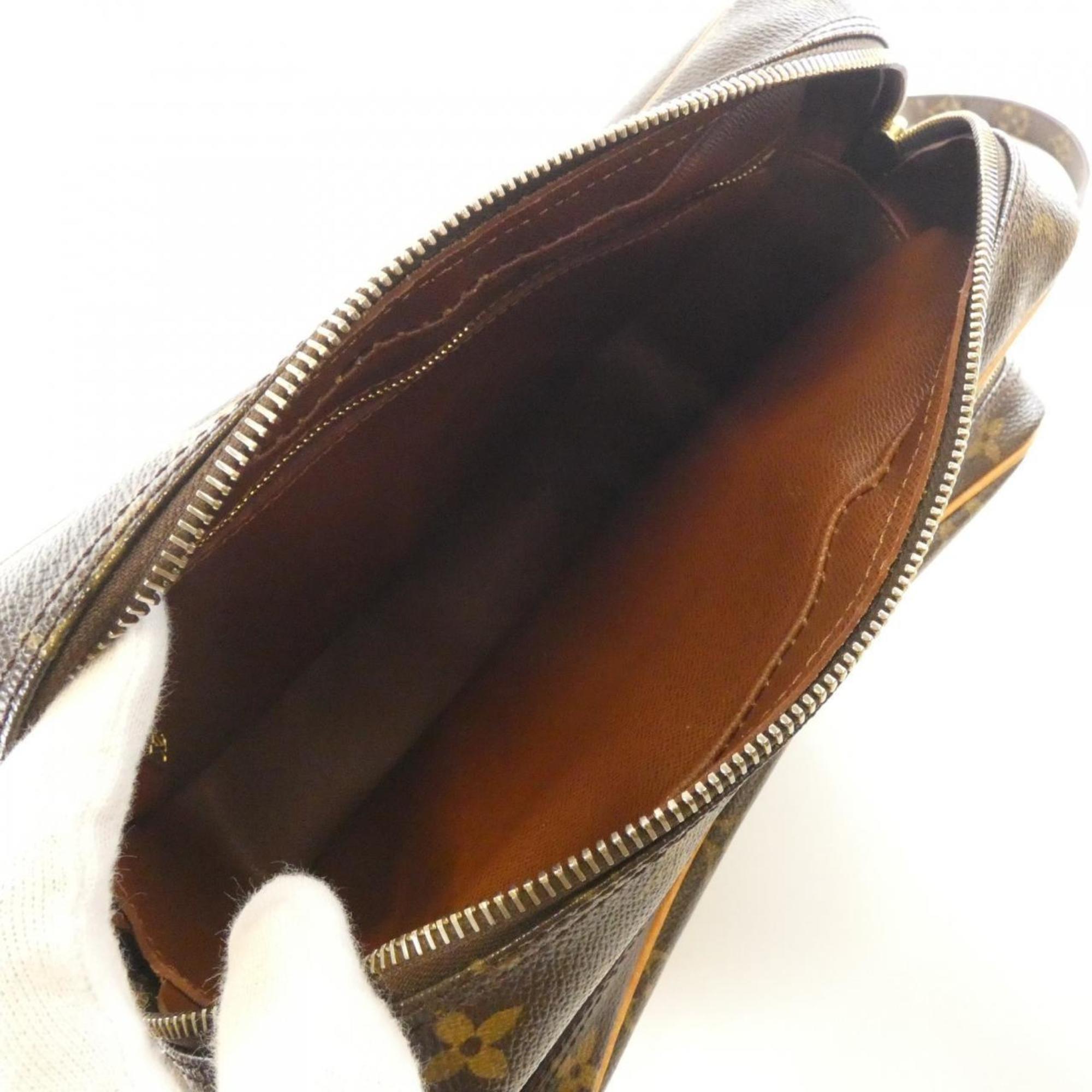 Louis Vuitton Marron Coated Canvas Shoulder Bag (Pre-Owned)