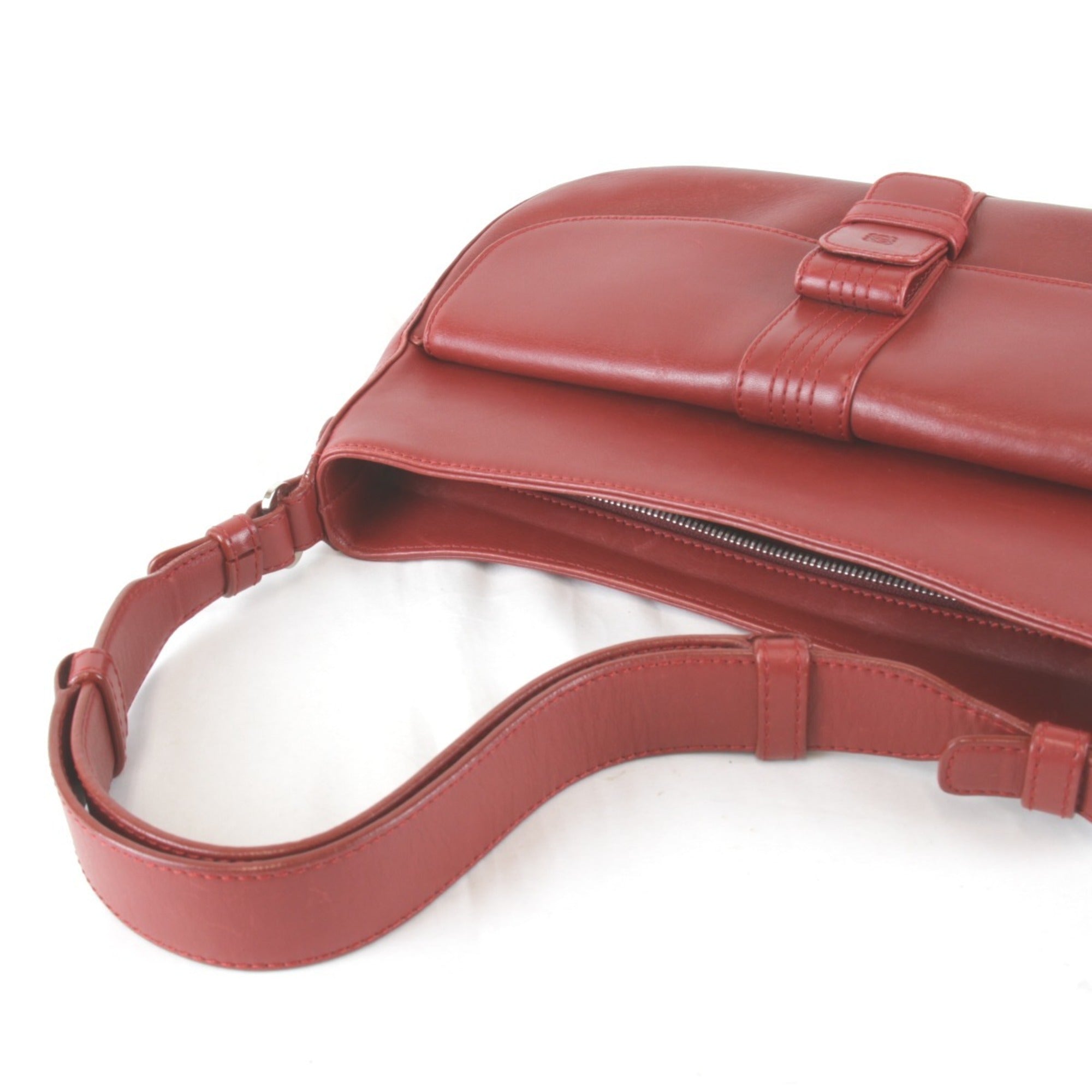 Loewe Red Color Leather Shoulder Bag (Pre-Owned)