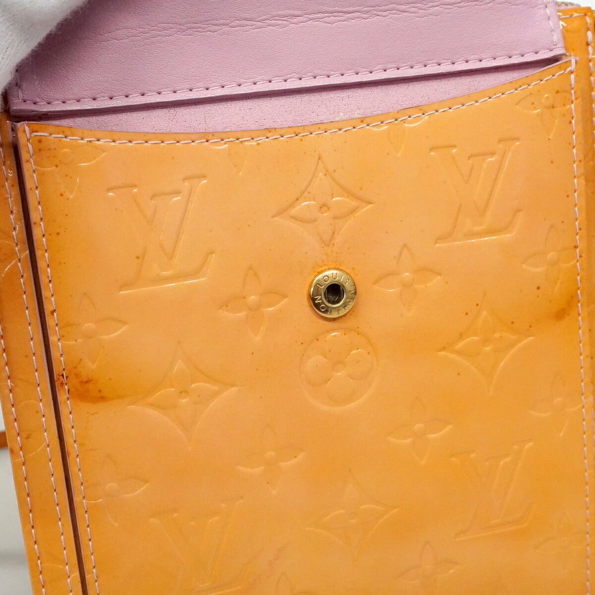 Louis Vuitton Rose Handbag (Pre-Owned)
