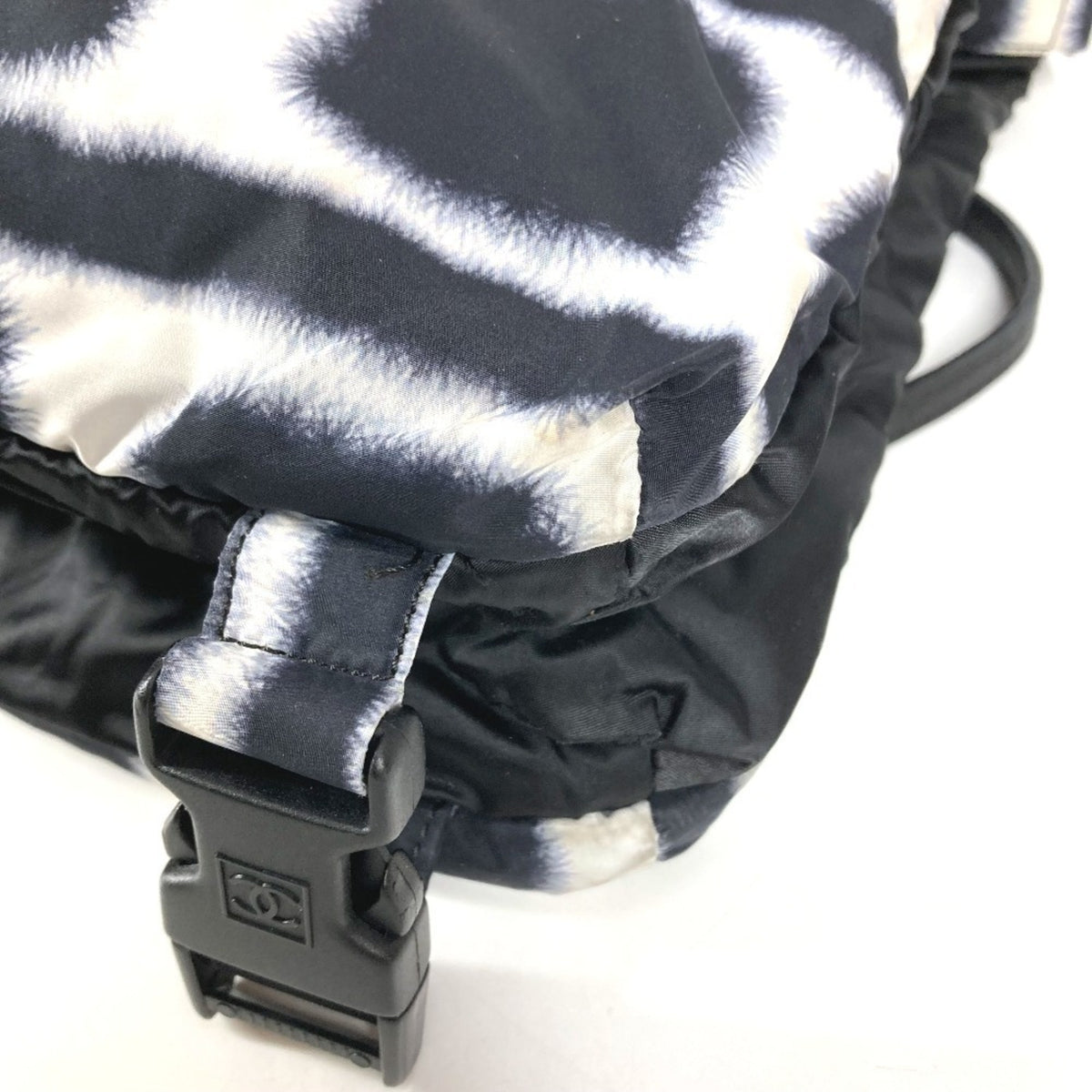 Chanel Sport Black White Nylon Shoulder Bag (Pre-Owned)