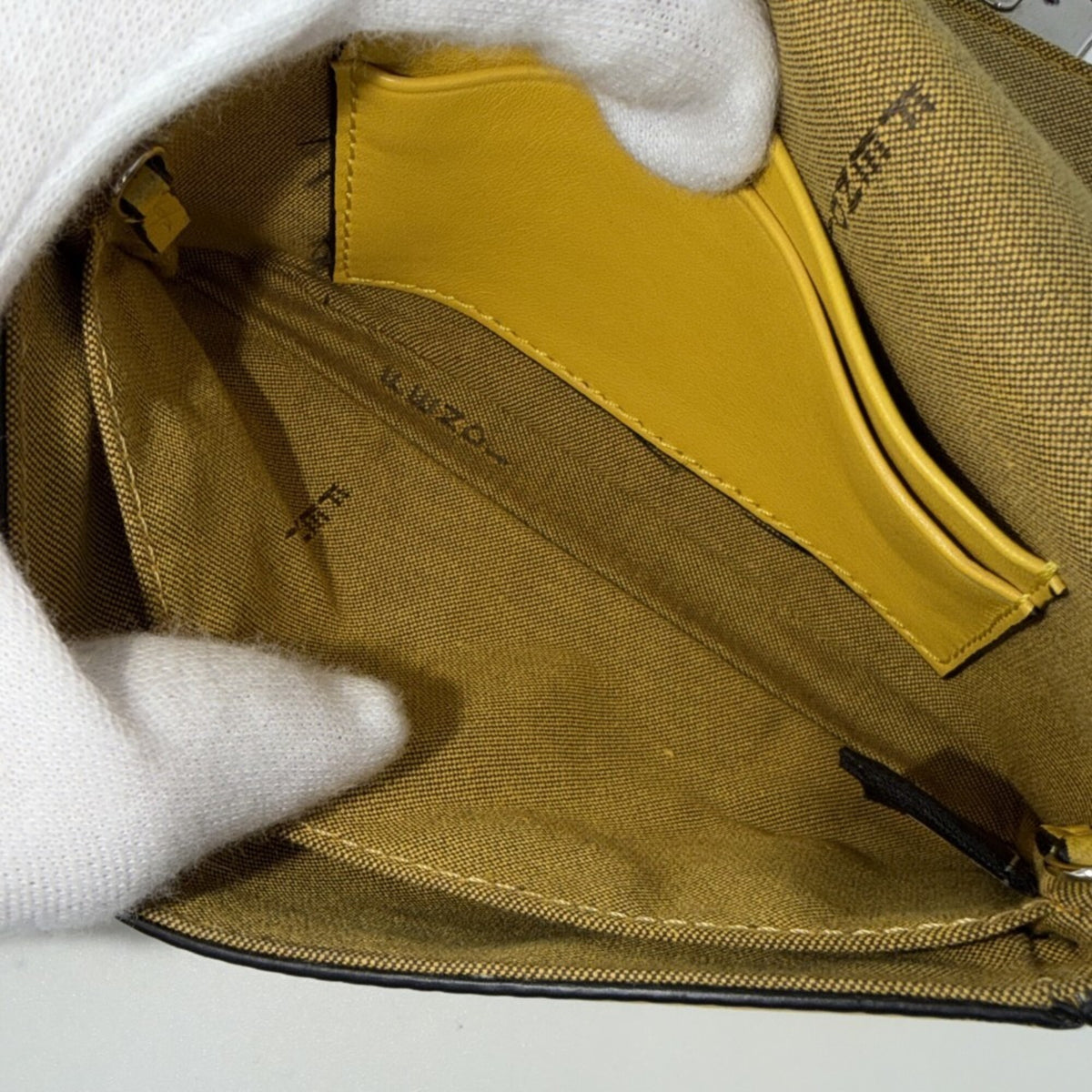 Fendi Yellow Leather Handbag Shoulder Bag (Pre-Owned)