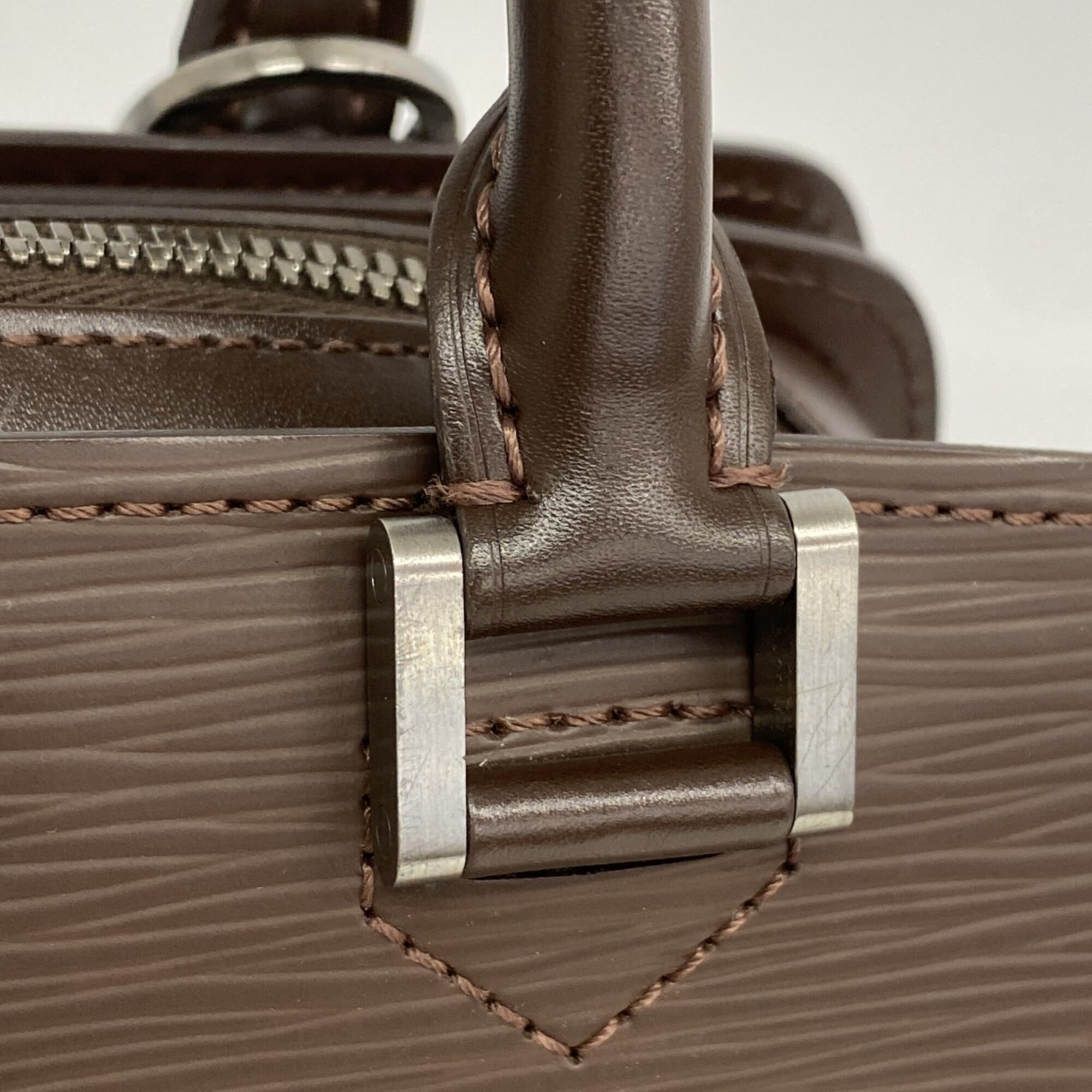 Louis Vuitton Mocha Handbag (Pre-Owned)