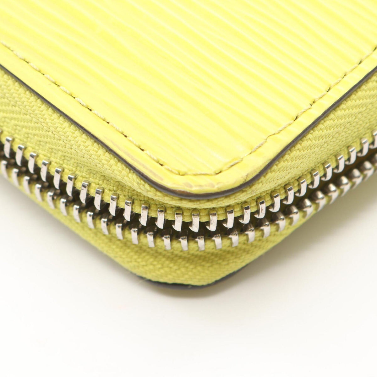 Louis Vuitton Yellow Epi Leather Long Wallet (Bi-Fold) (Pre-Owned)