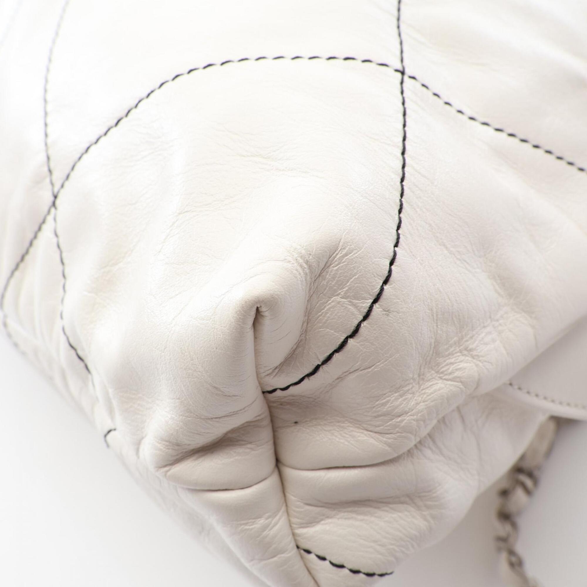 Chanel White Leather Backpack (Pre-Owned)