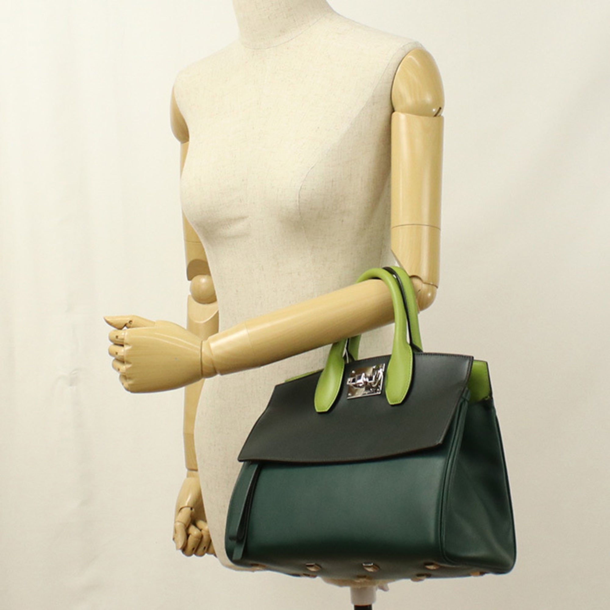 Salvatore Ferragamo Green Leather Tote Bag (Pre-Owned)