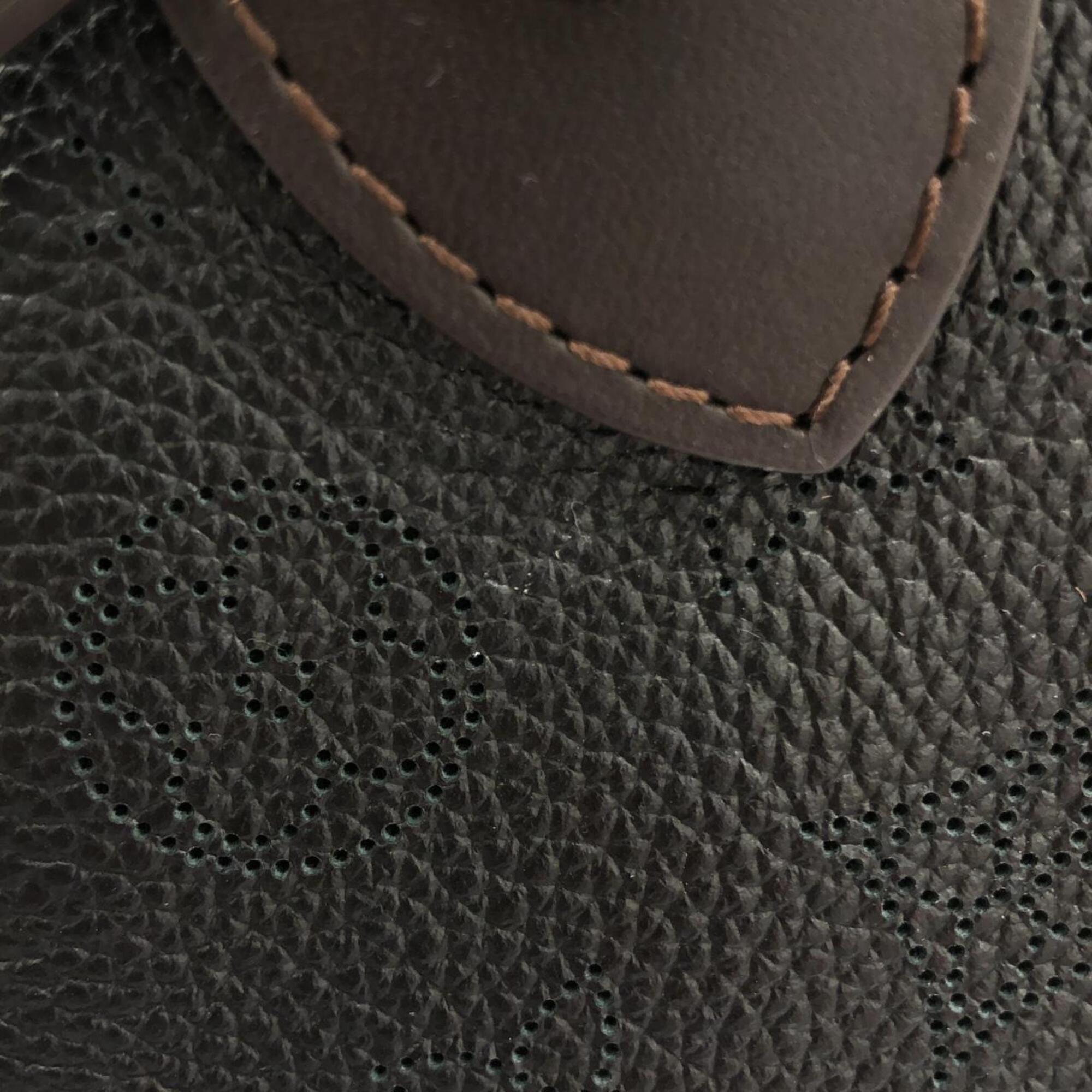 Louis Vuitton Black Leather Handbag (Pre-Owned)