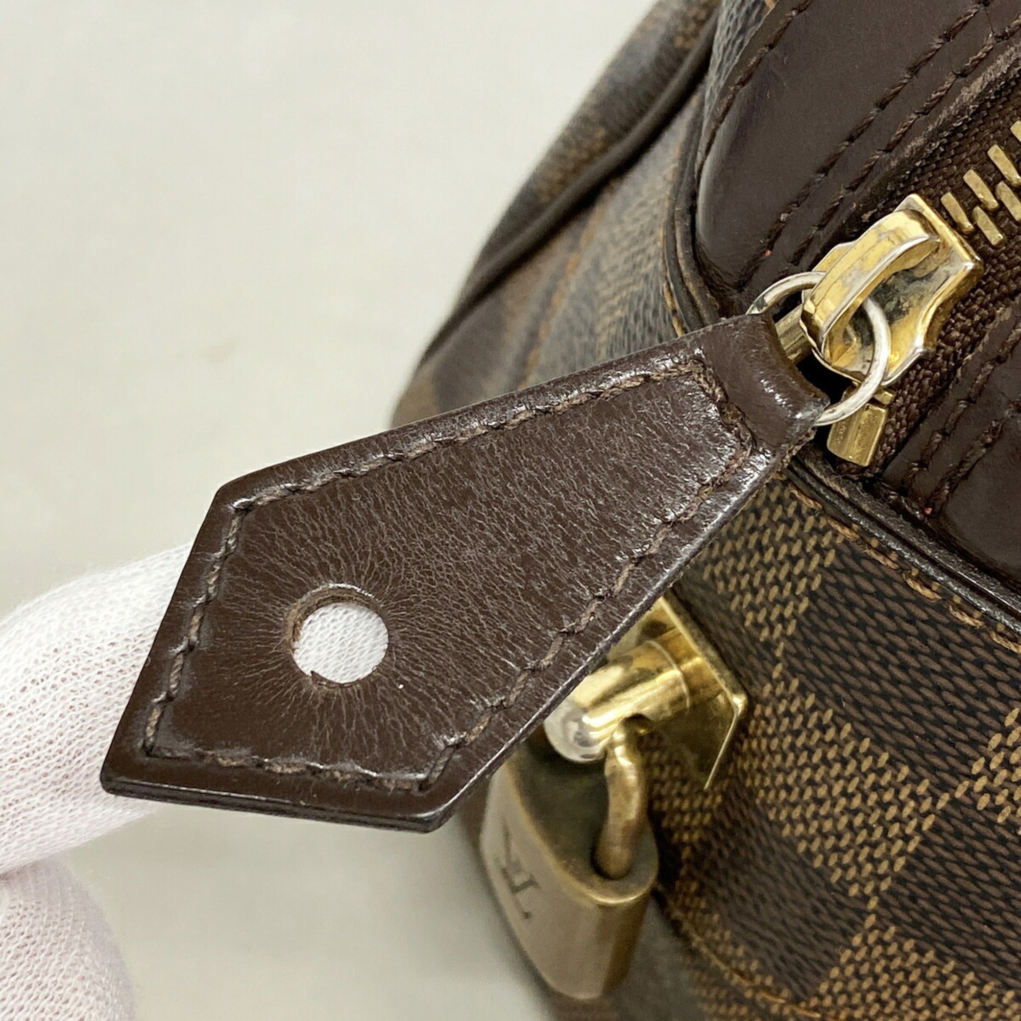 Louis Vuitton Ebene Handbag (Pre-Owned)